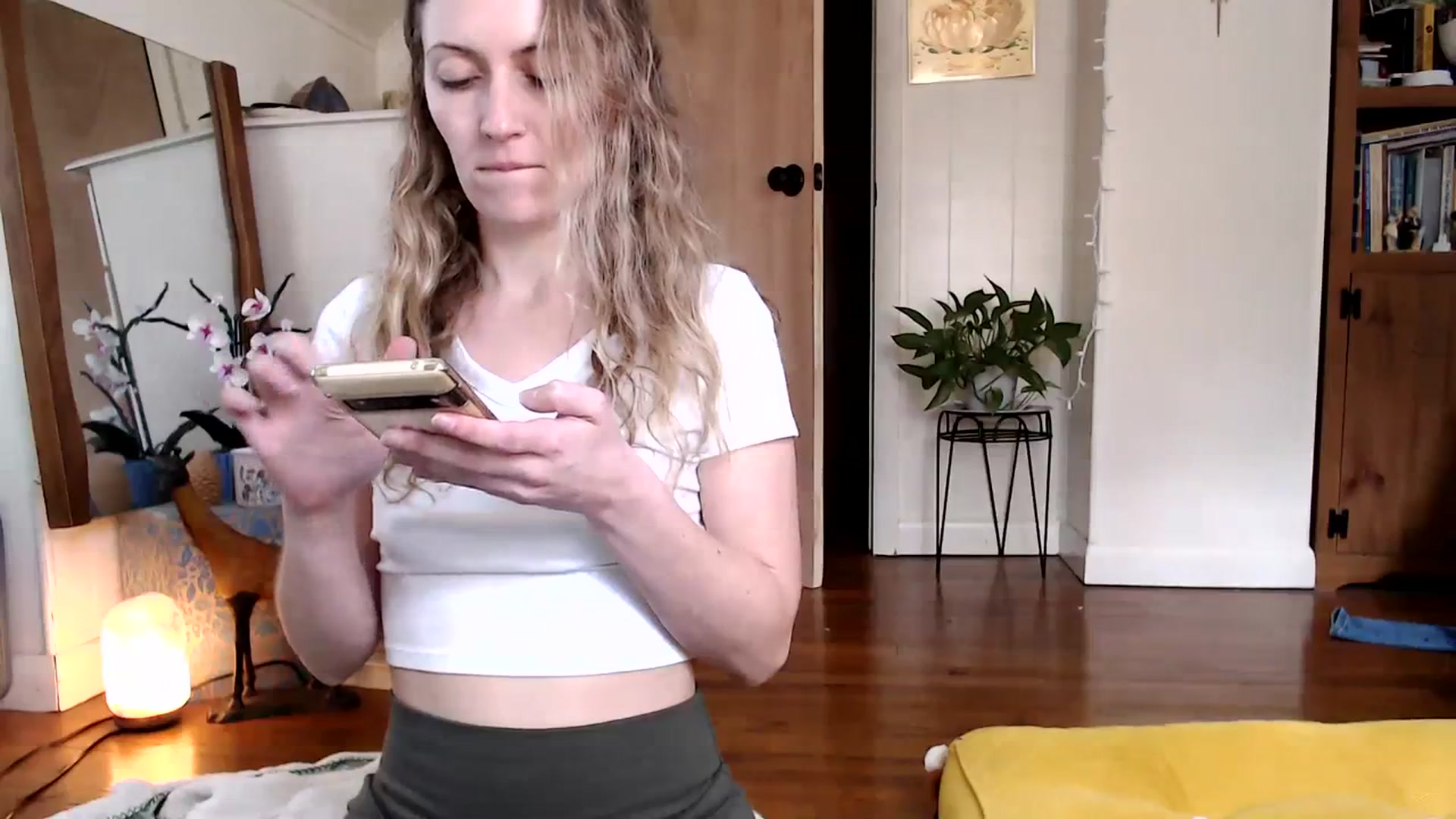 Gallery image thumbnail from WildflowerEm's myfreecams stream on, 03/17/2024, 22:14 image 2 of 20