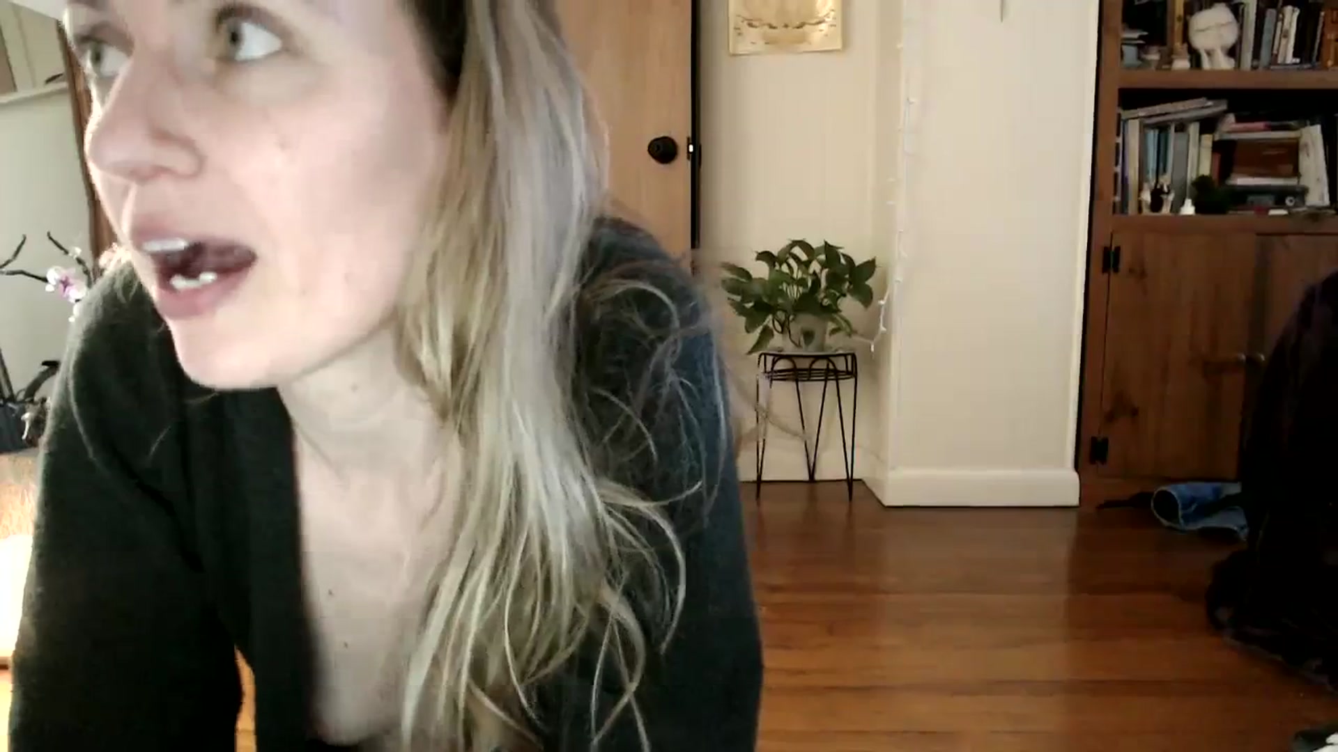 Gallery image thumbnail from WildflowerEm's myfreecams stream on, 03/30/2024, 22:22 image 14 of 20