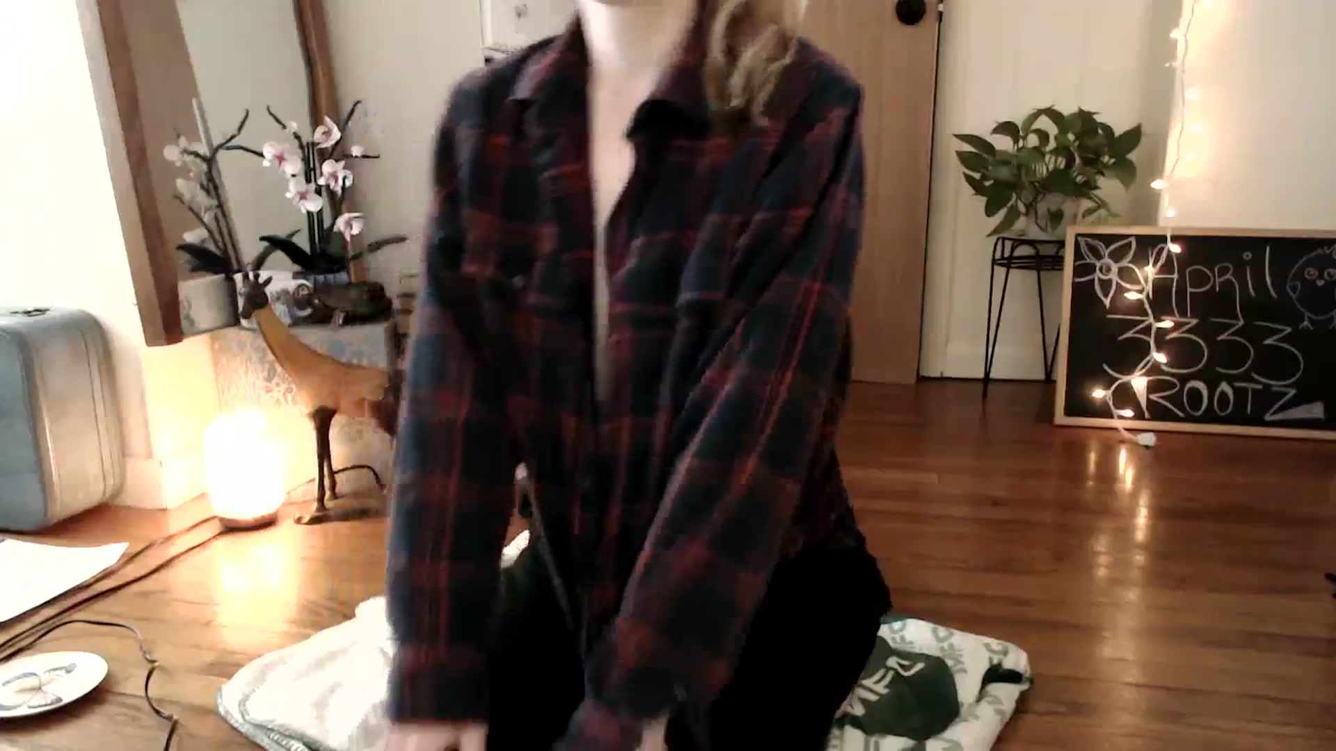 Gallery image thumbnail from WildflowerEm's myfreecams stream on, 04/07/2024, 21:08 image 6 of 20