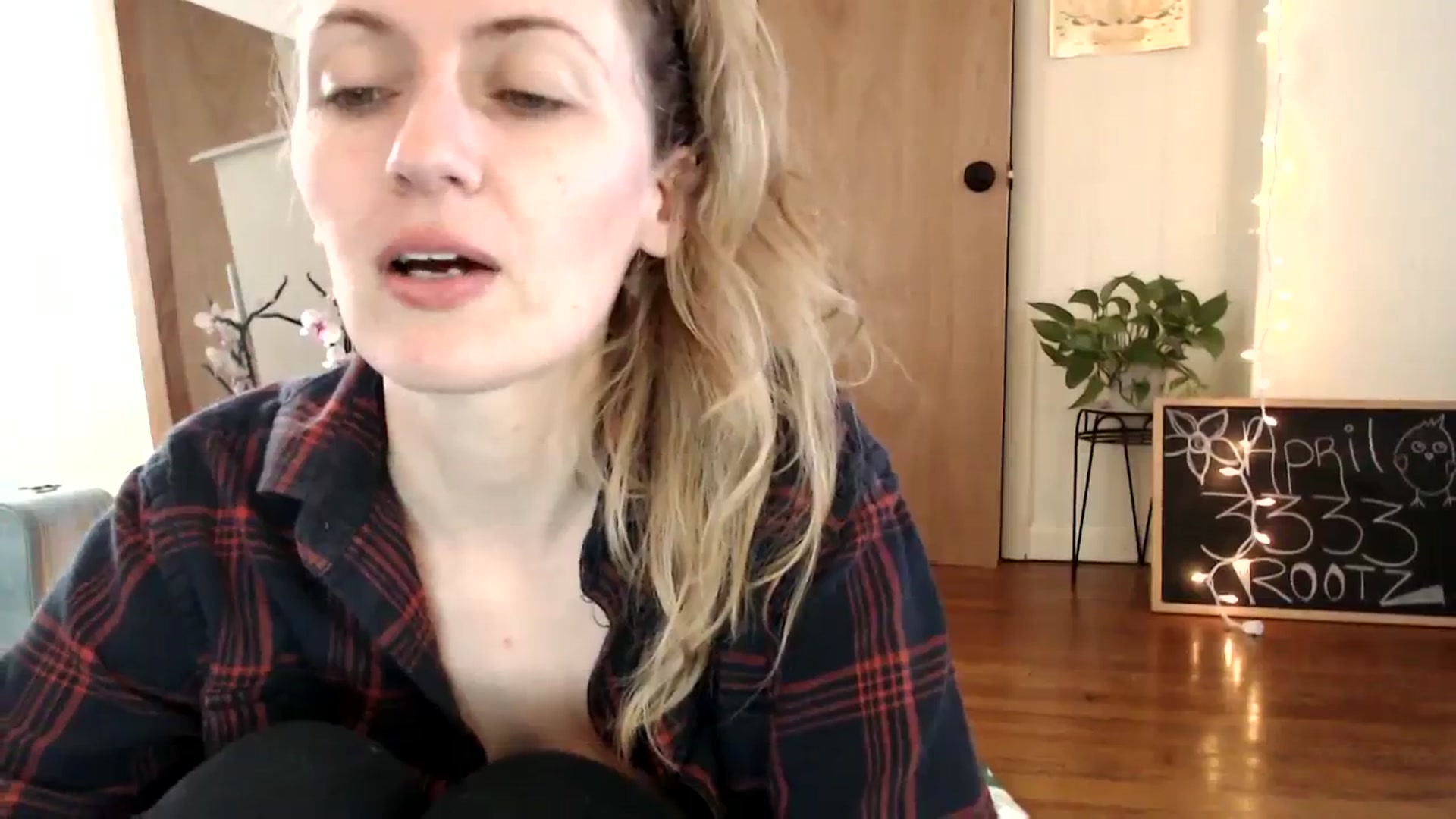 Gallery image thumbnail from WildflowerEm's myfreecams stream on, 04/07/2024, 21:08 image 11 of 20