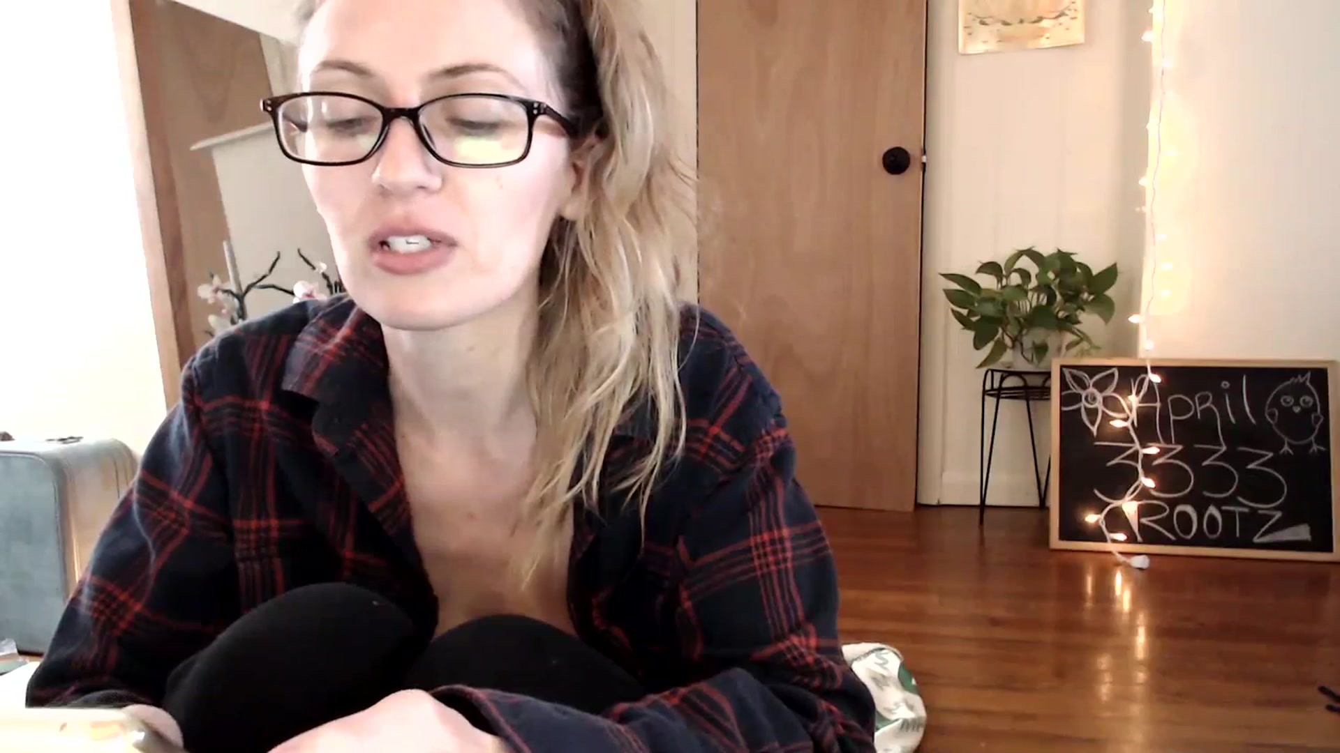Gallery image thumbnail from WildflowerEm's myfreecams stream on, 04/07/2024, 21:08 image 12 of 20