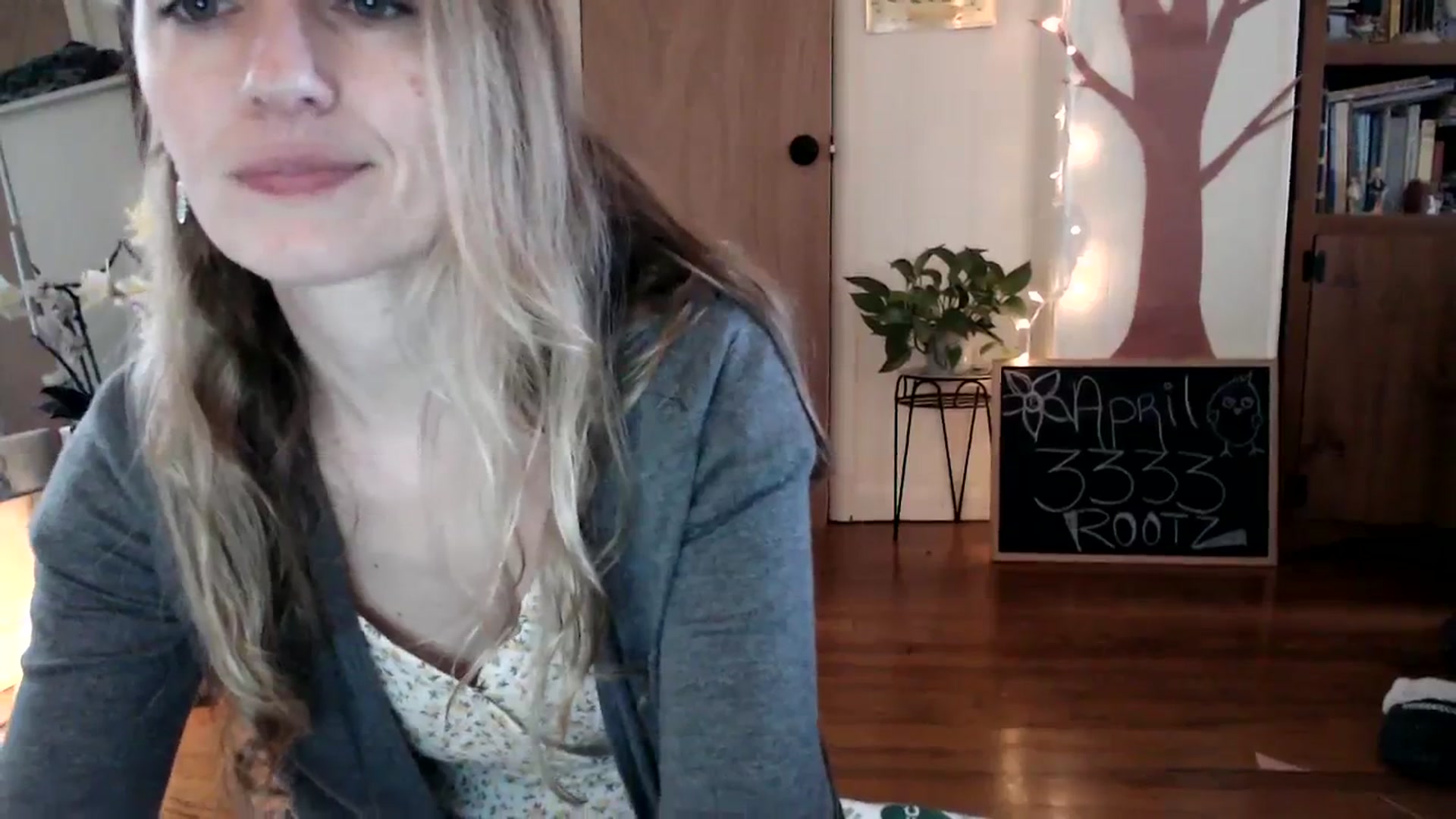 Gallery image thumbnail from WildflowerEm's myfreecams stream on, 04/14/2024, 22:27 image 5 of 20