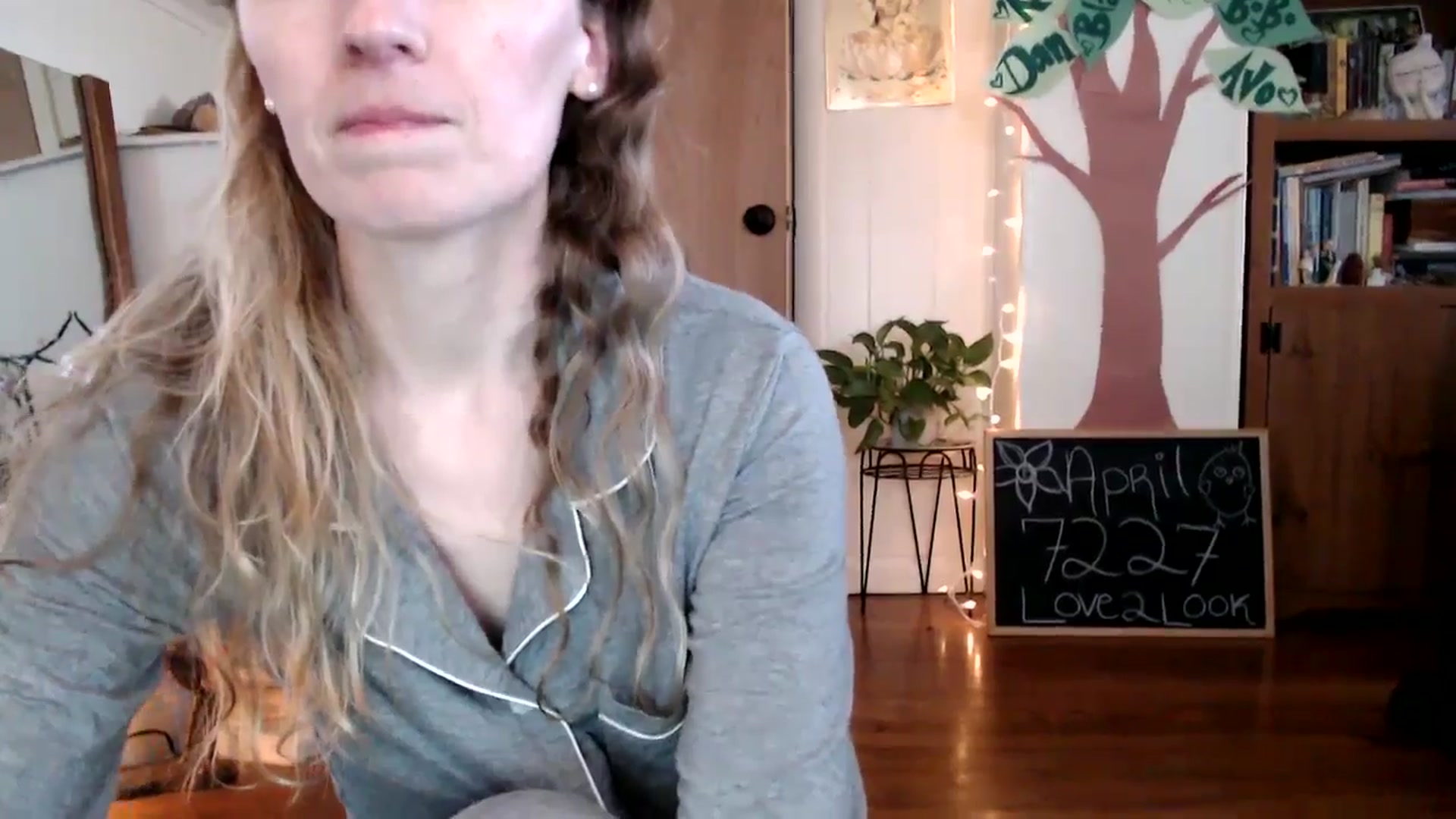 Gallery image thumbnail from WildflowerEm's myfreecams stream on, 04/20/2024, 22:21 image 6 of 20