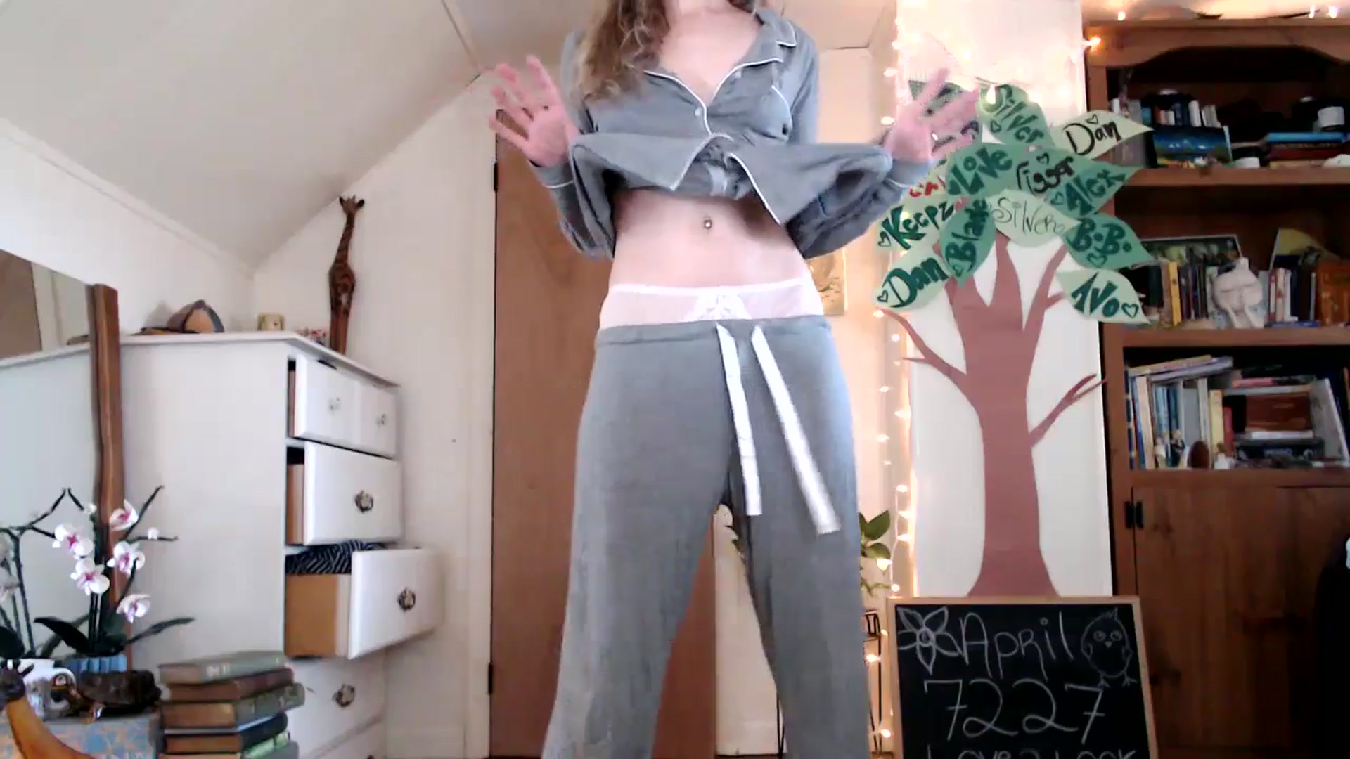 Gallery image thumbnail from WildflowerEm's myfreecams stream on, 04/20/2024, 22:21 image 2 of 20