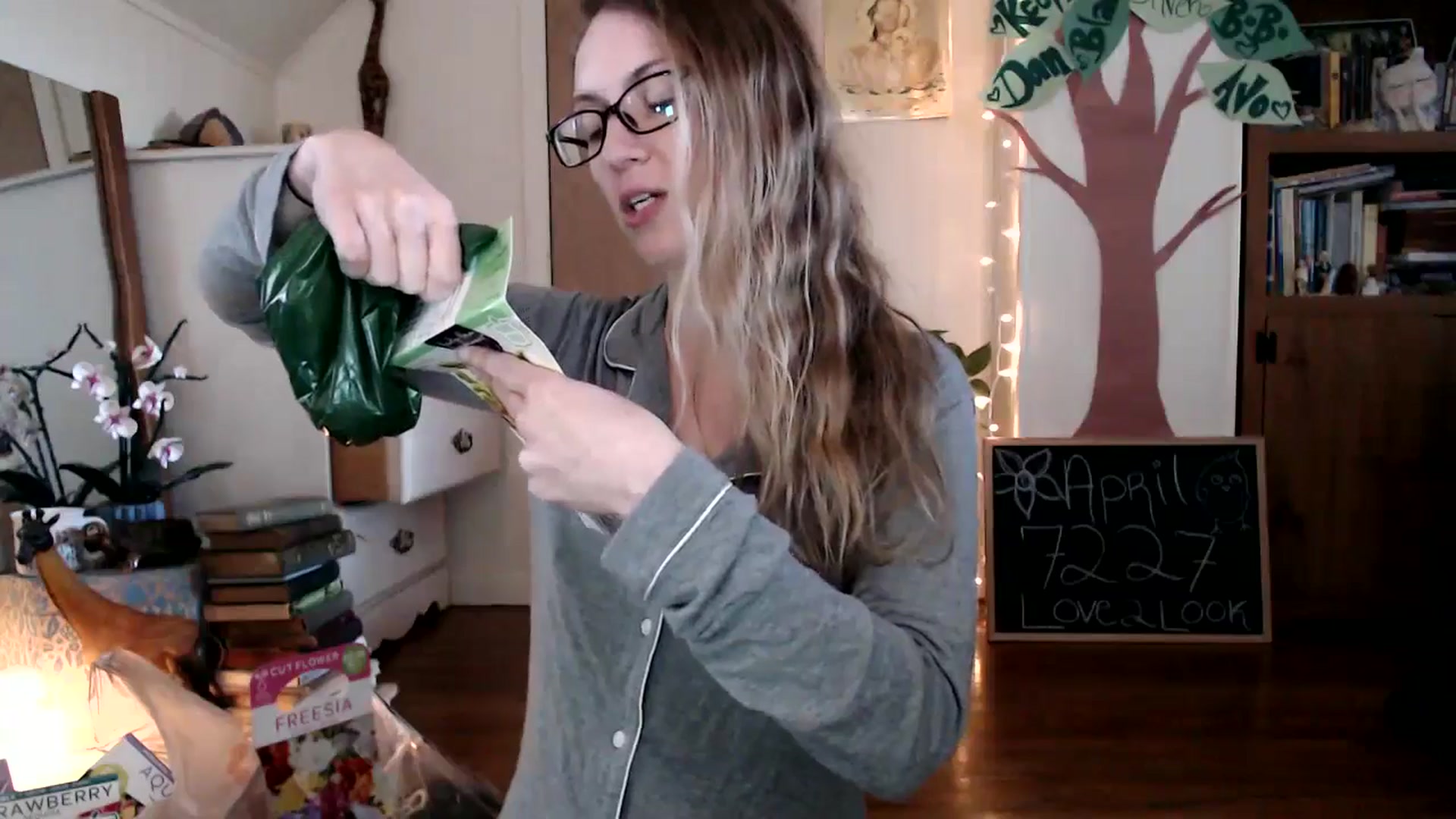 Gallery image thumbnail from WildflowerEm's myfreecams stream on, 04/20/2024, 22:21 image 4 of 20