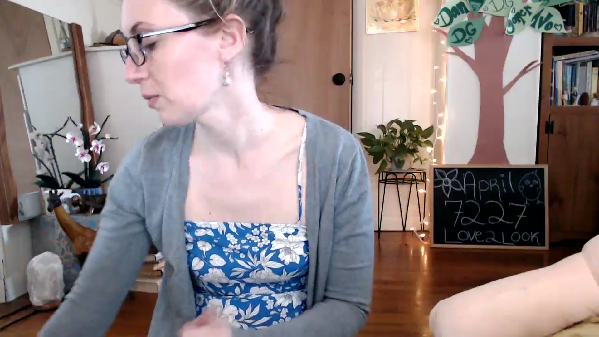Gallery image thumbnail from WildflowerEm's myfreecams stream on, 04/21/2024, 21:46 image 5 of 20