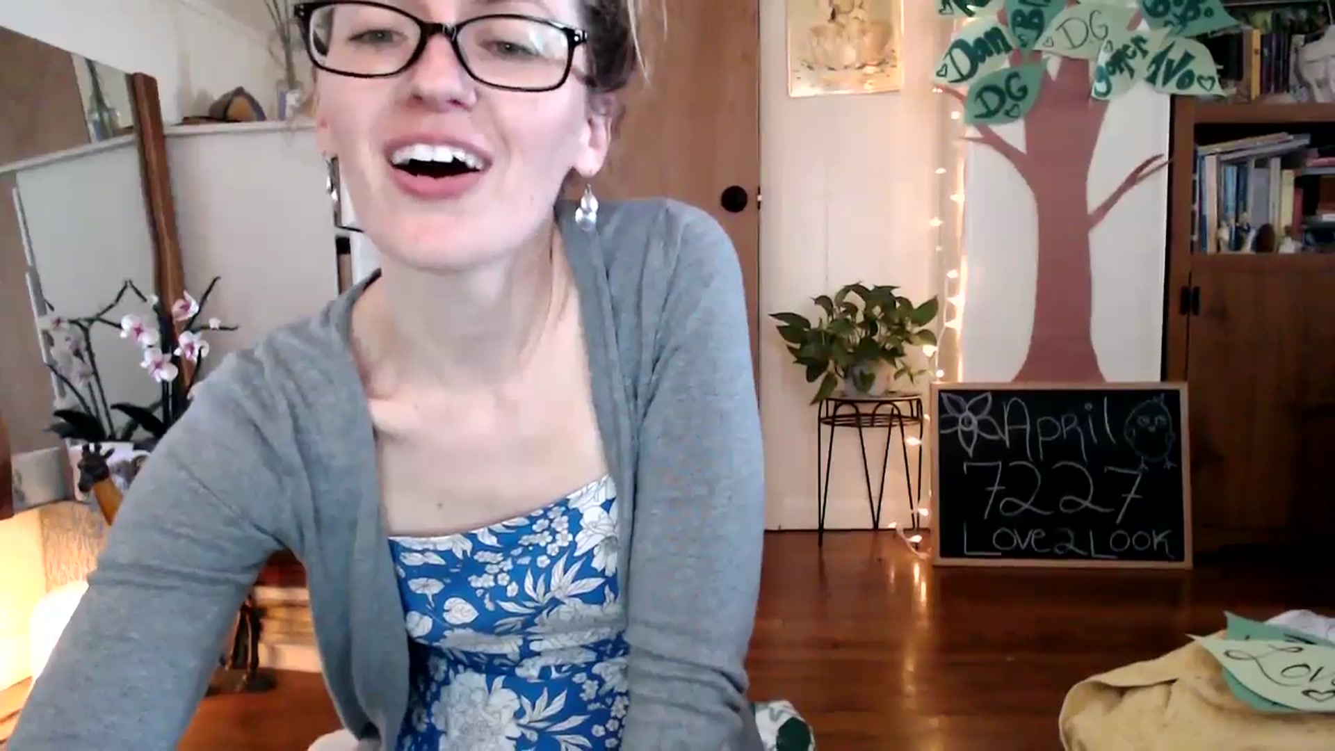 Gallery image thumbnail from WildflowerEm's myfreecams stream on, 04/21/2024, 21:46 image 11 of 20