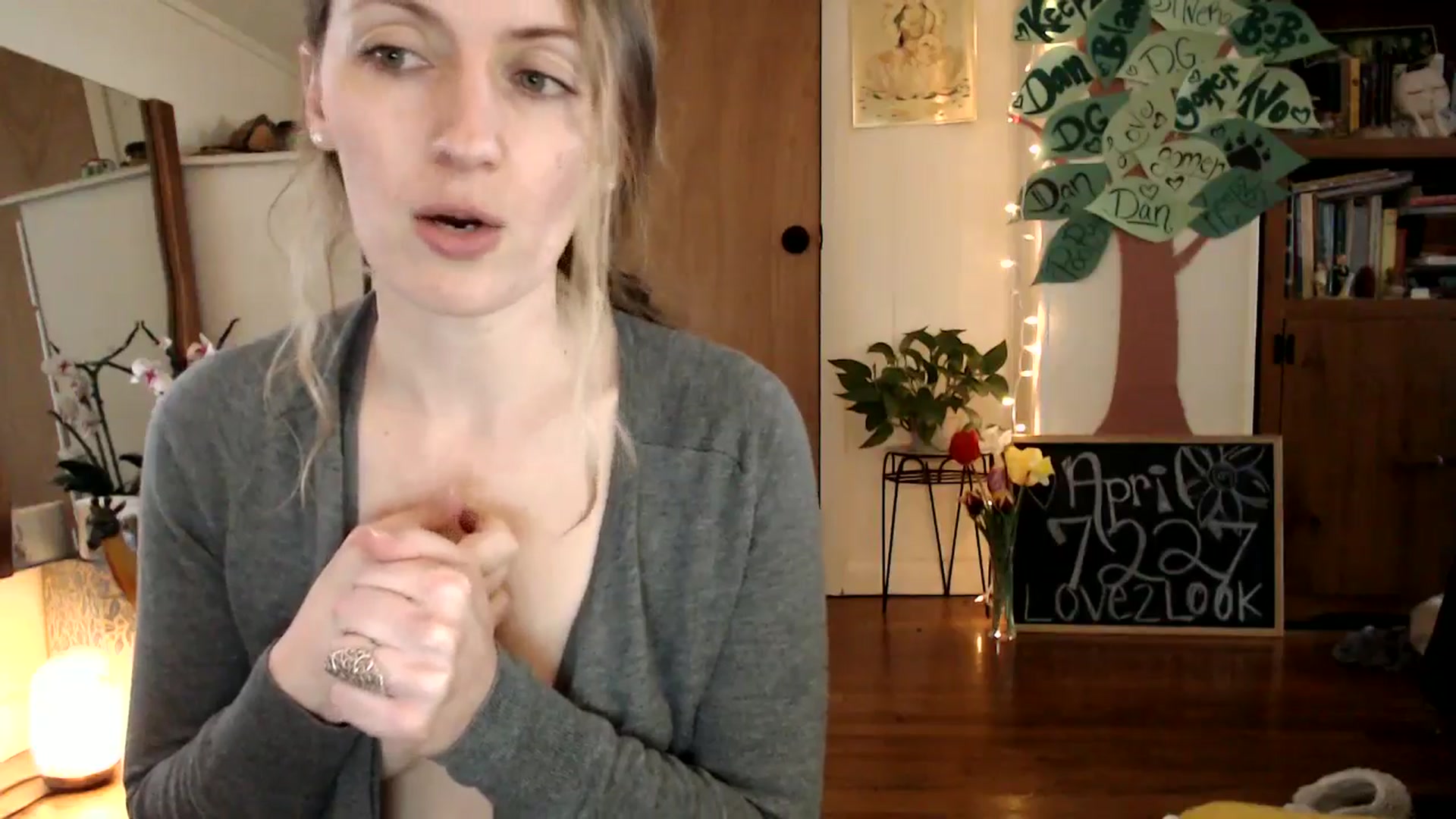 Gallery image thumbnail from WildflowerEm's myfreecams stream on, 04/28/2024, 22:32 image 16 of 20