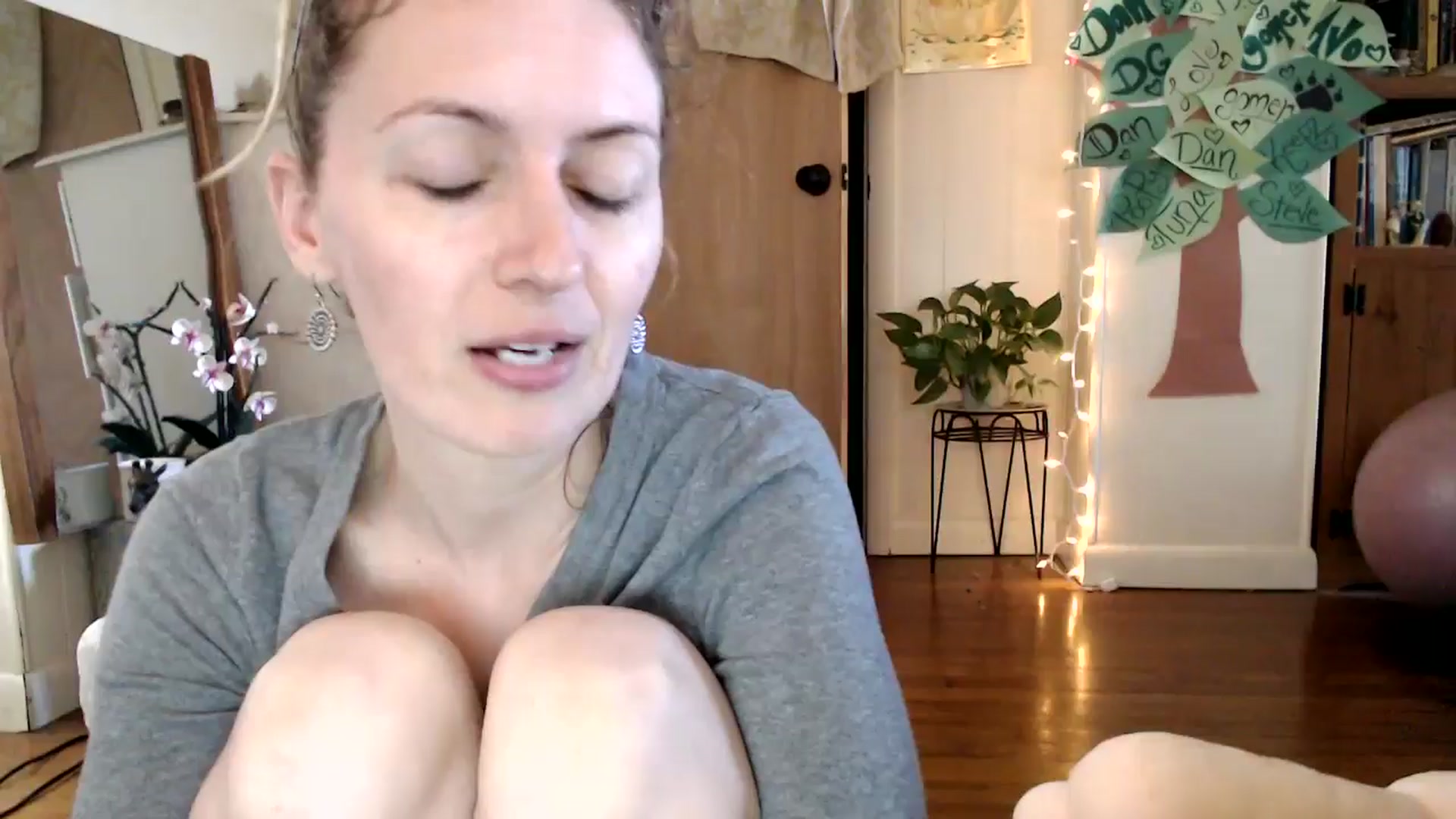 Gallery image thumbnail from WildflowerEm's myfreecams stream on, 05/04/2024, 21:42 image 1 of 20