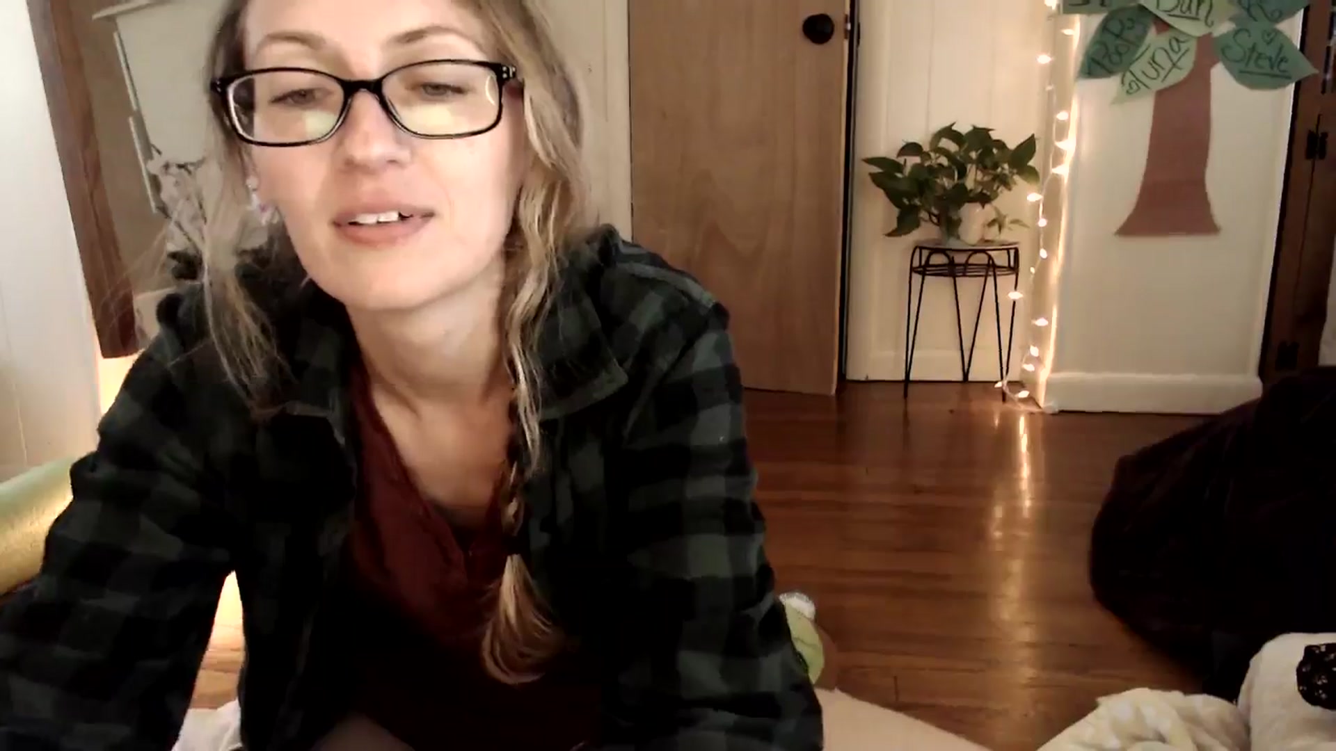 Gallery image thumbnail from WildflowerEm's myfreecams stream on, 05/19/2024, 21:58 image 6 of 20