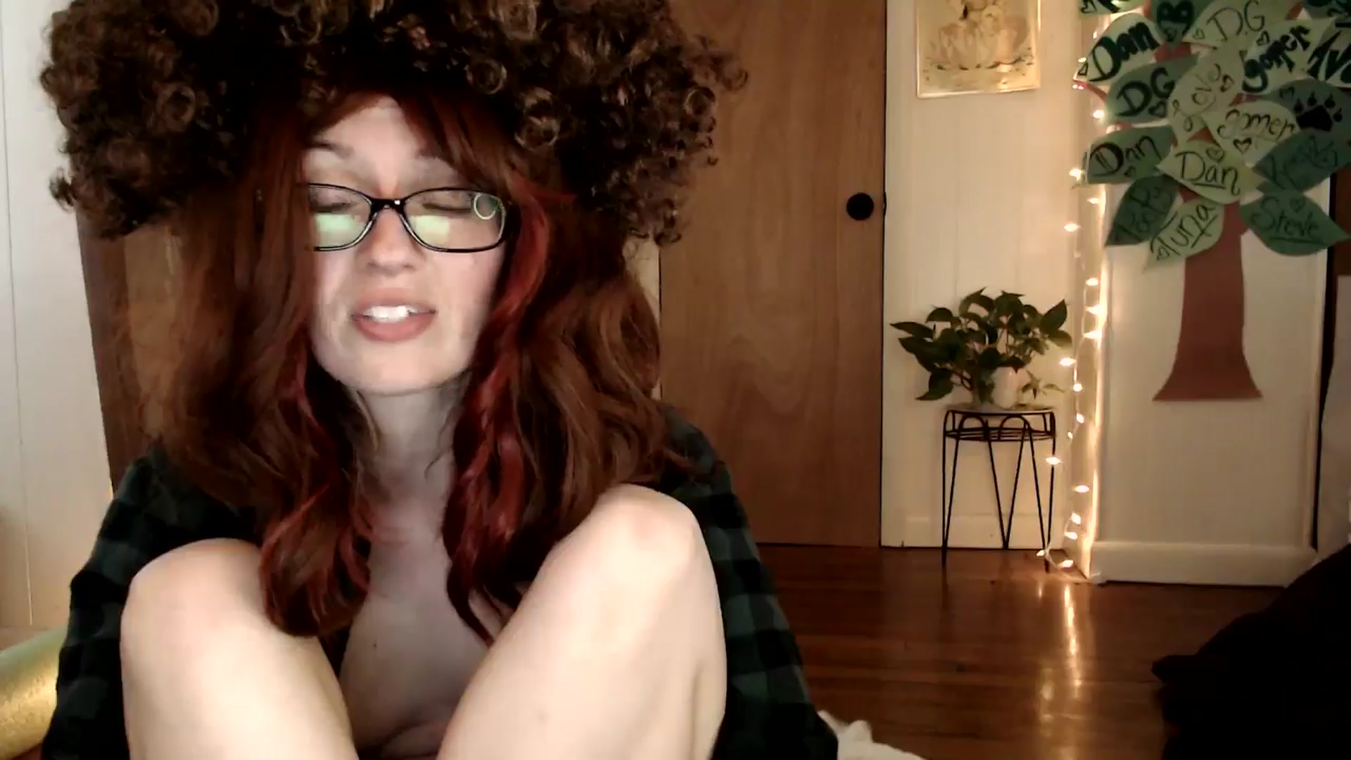 Gallery image thumbnail from WildflowerEm's myfreecams stream on, 05/19/2024, 21:58 image 17 of 20