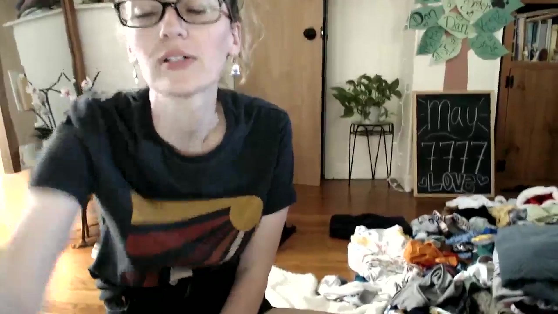 Gallery image thumbnail from WildflowerEm's myfreecams stream on, 05/25/2024, 21:42 image 7 of 20