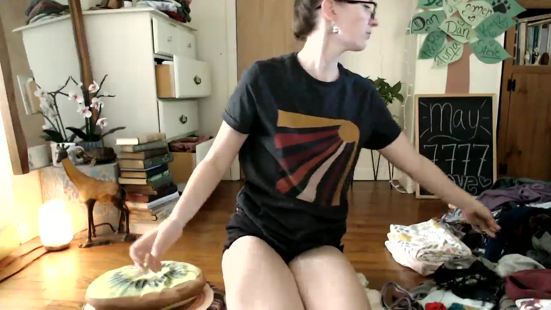 Gallery image thumbnail from WildflowerEm's myfreecams stream on, 05/25/2024, 21:42 image 4 of 20