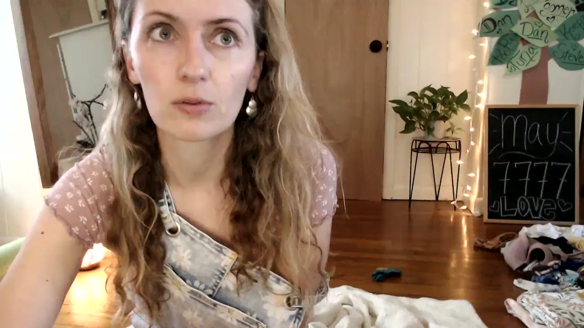 Gallery image thumbnail from WildflowerEm's myfreecams stream on, 05/26/2024, 22:11 image 3 of 20