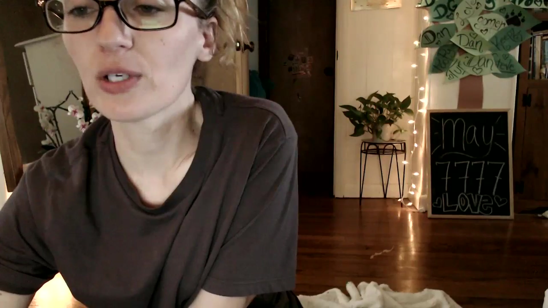 Gallery image thumbnail from WildflowerEm's myfreecams stream on, 05/27/2024, 21:24 image 5 of 20