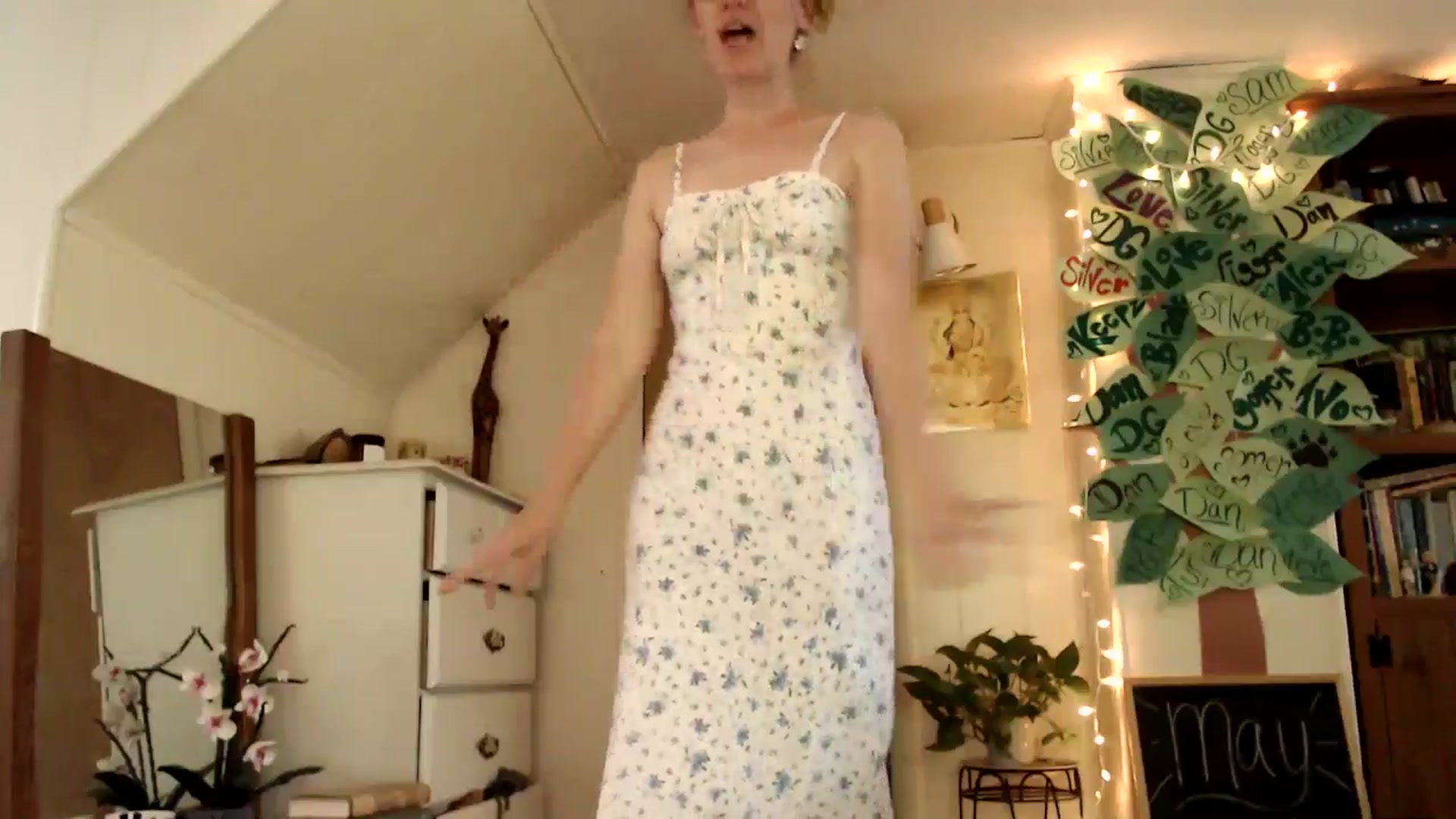 Gallery image thumbnail from WildflowerEm's myfreecams stream on, 05/27/2024, 21:24 image 12 of 20
