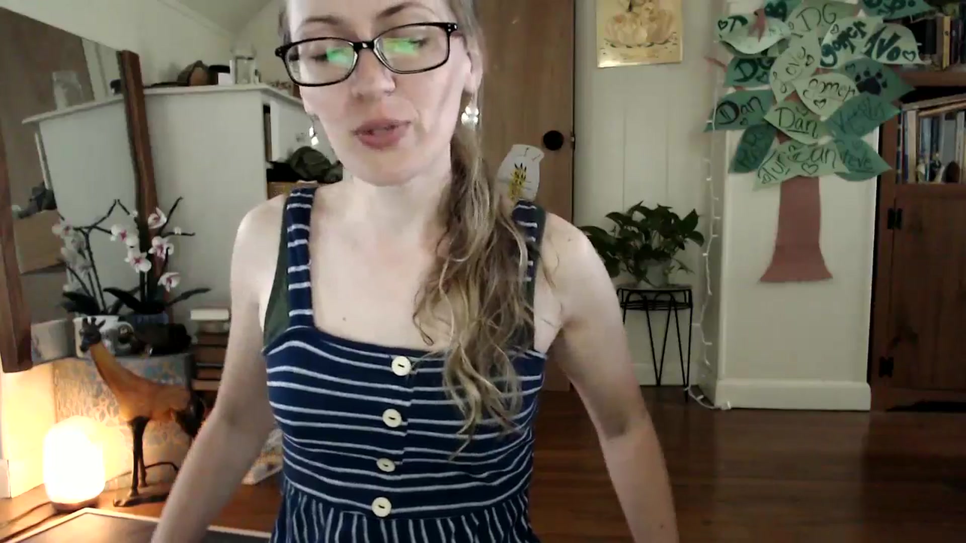 Gallery image thumbnail from WildflowerEm's myfreecams stream on, 06/02/2024, 21:21 image 3 of 20