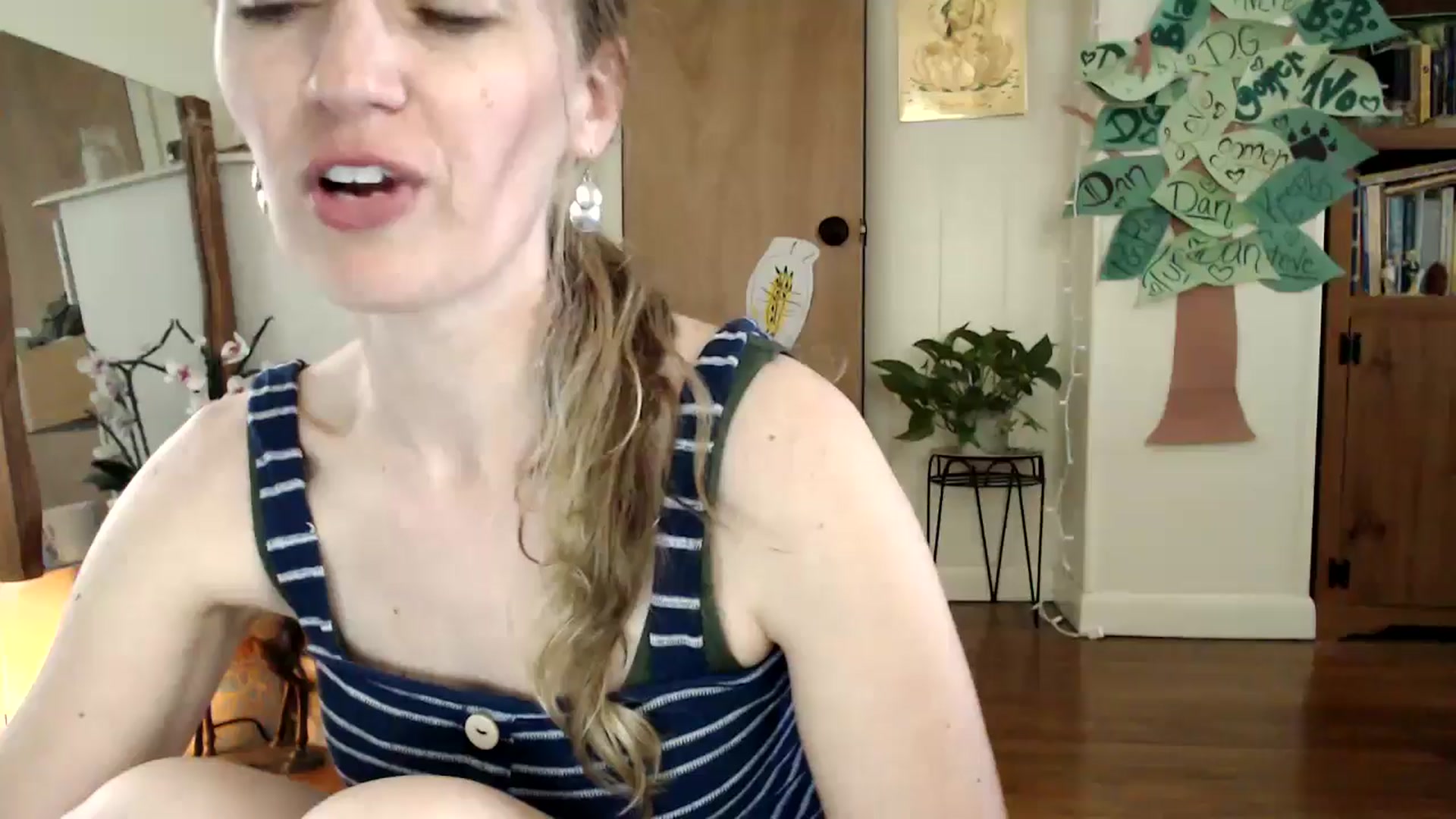 Gallery image thumbnail from WildflowerEm's myfreecams stream on, 06/02/2024, 21:21 image 1 of 20