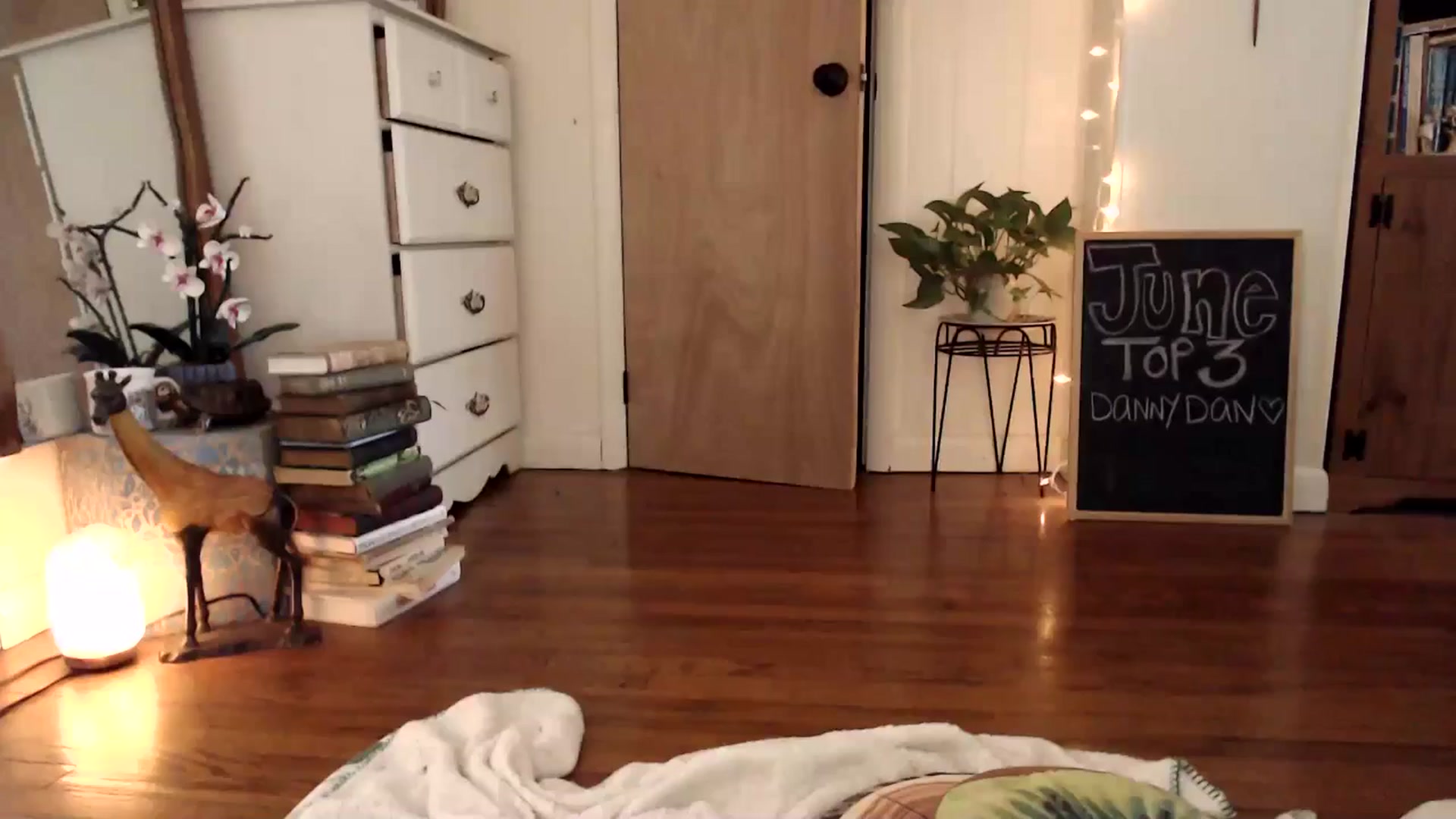 Gallery image thumbnail from WildflowerEm's myfreecams stream on, 06/02/2024, 21:21 image 11 of 20