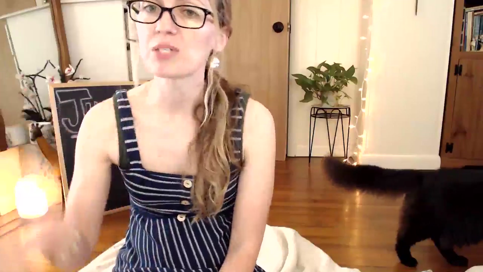 Gallery image thumbnail from WildflowerEm's myfreecams stream on, 06/02/2024, 21:21 image 10 of 20