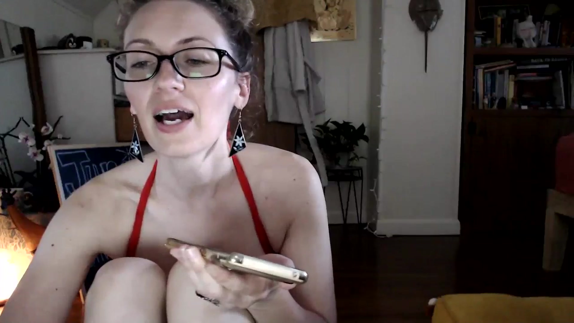 Gallery image thumbnail from WildflowerEm's myfreecams stream on, 06/08/2024, 23:05 image 7 of 20