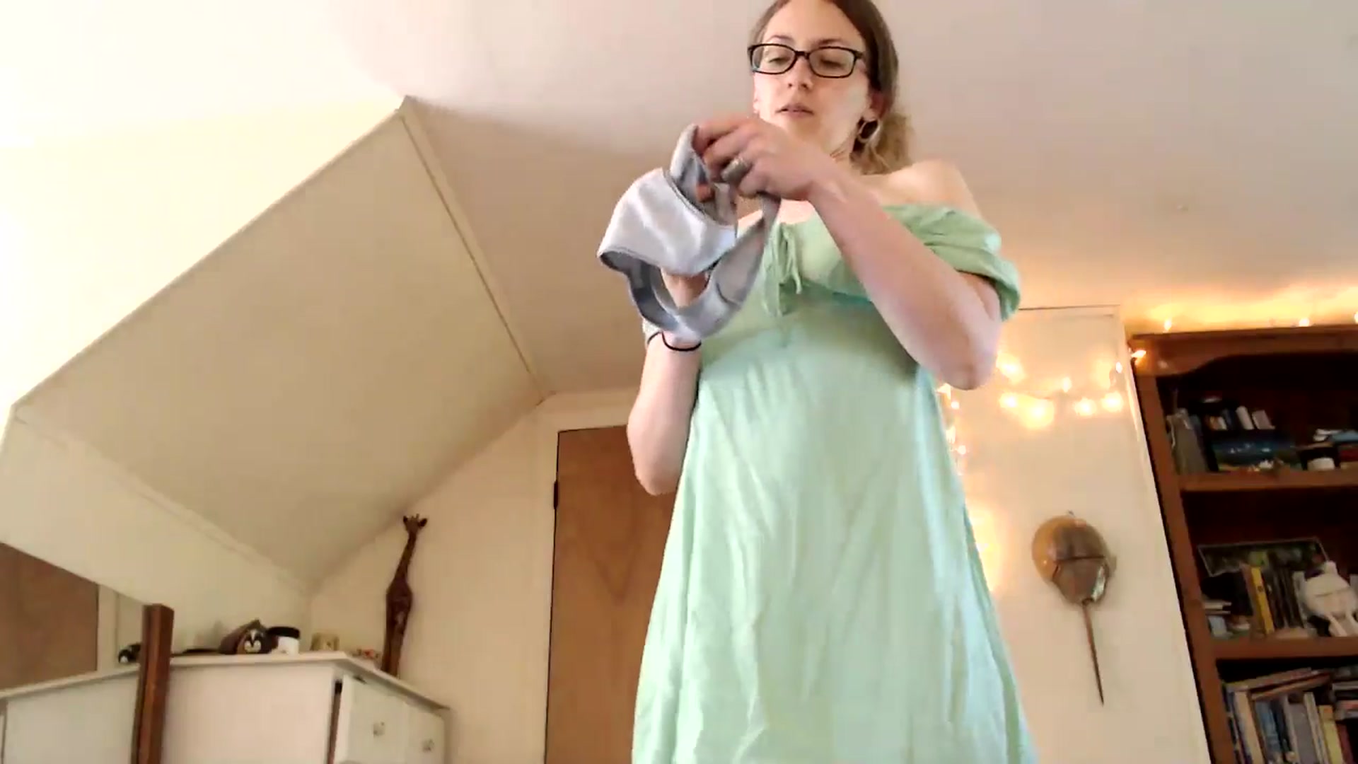 Gallery image thumbnail from WildflowerEm's myfreecams stream on, 06/09/2024, 22:32 image 12 of 20