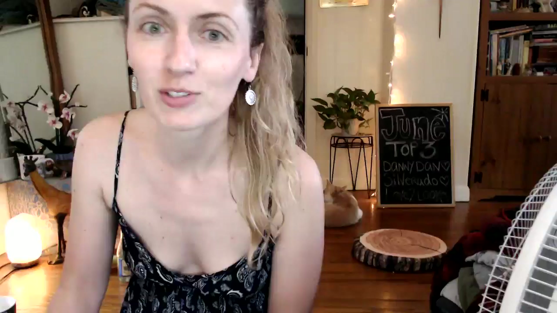Gallery image thumbnail from WildflowerEm's myfreecams stream on, 06/22/2024, 22:02 image 1 of 20