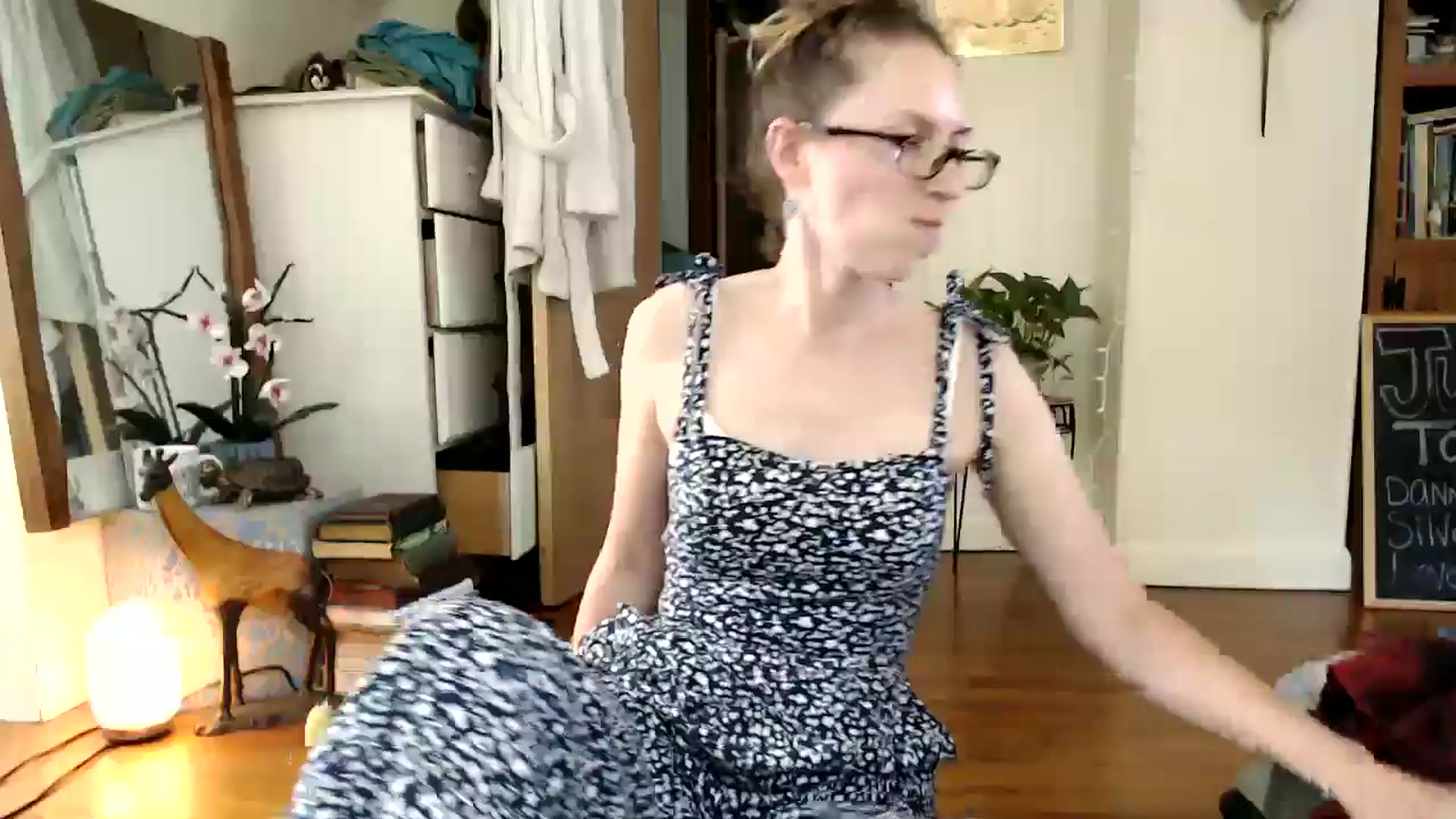 Gallery image thumbnail from WildflowerEm's myfreecams stream on, 06/23/2024, 22:38 image 3 of 20