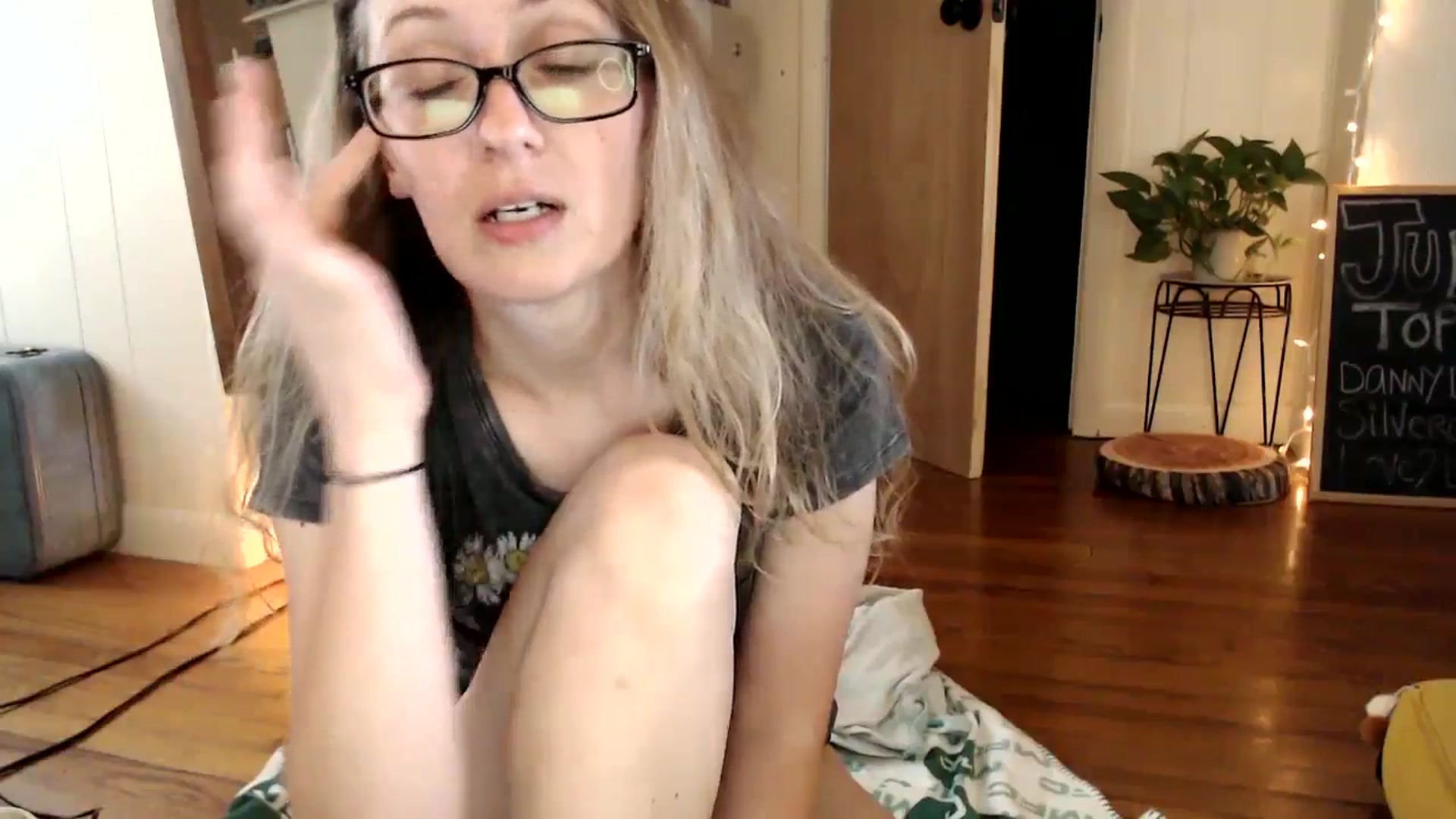 Gallery image thumbnail from WildflowerEm's myfreecams stream on, 06/29/2024, 22:03 image 6 of 20