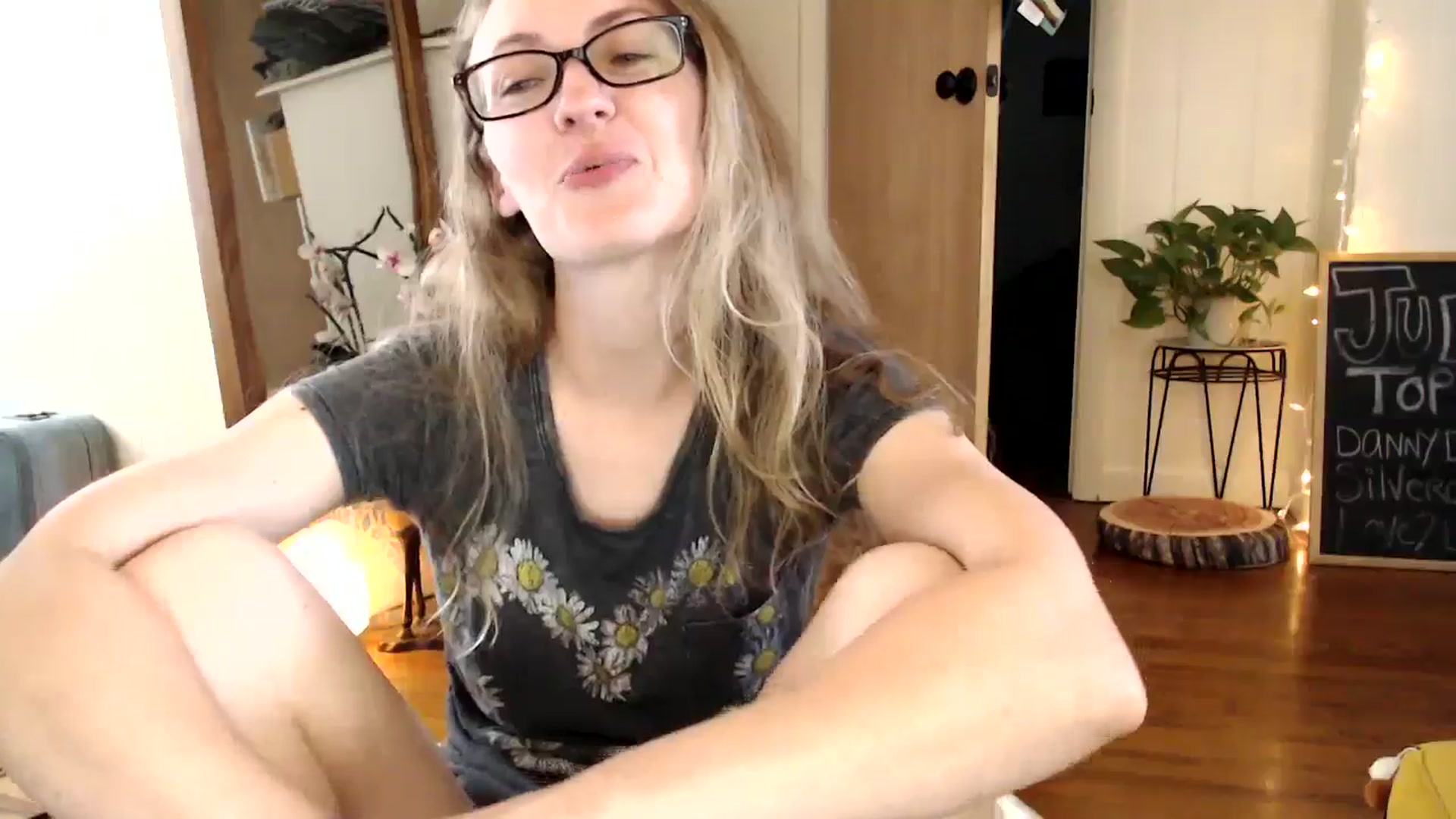 Gallery image thumbnail from WildflowerEm's myfreecams stream on, 06/29/2024, 22:03 image 7 of 20