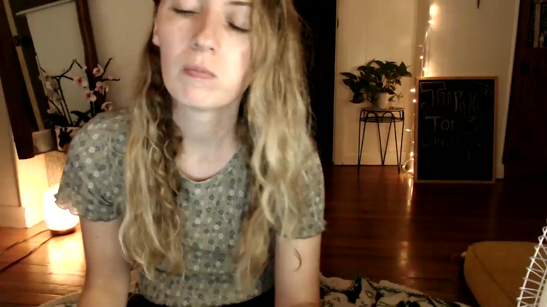 Gallery image thumbnail from WildflowerEm's myfreecams stream on, 06/30/2024, 21:29 image 8 of 20