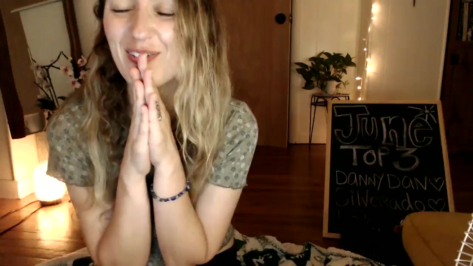 Gallery image thumbnail from WildflowerEm's myfreecams stream on, 06/30/2024, 21:29 image 9 of 20