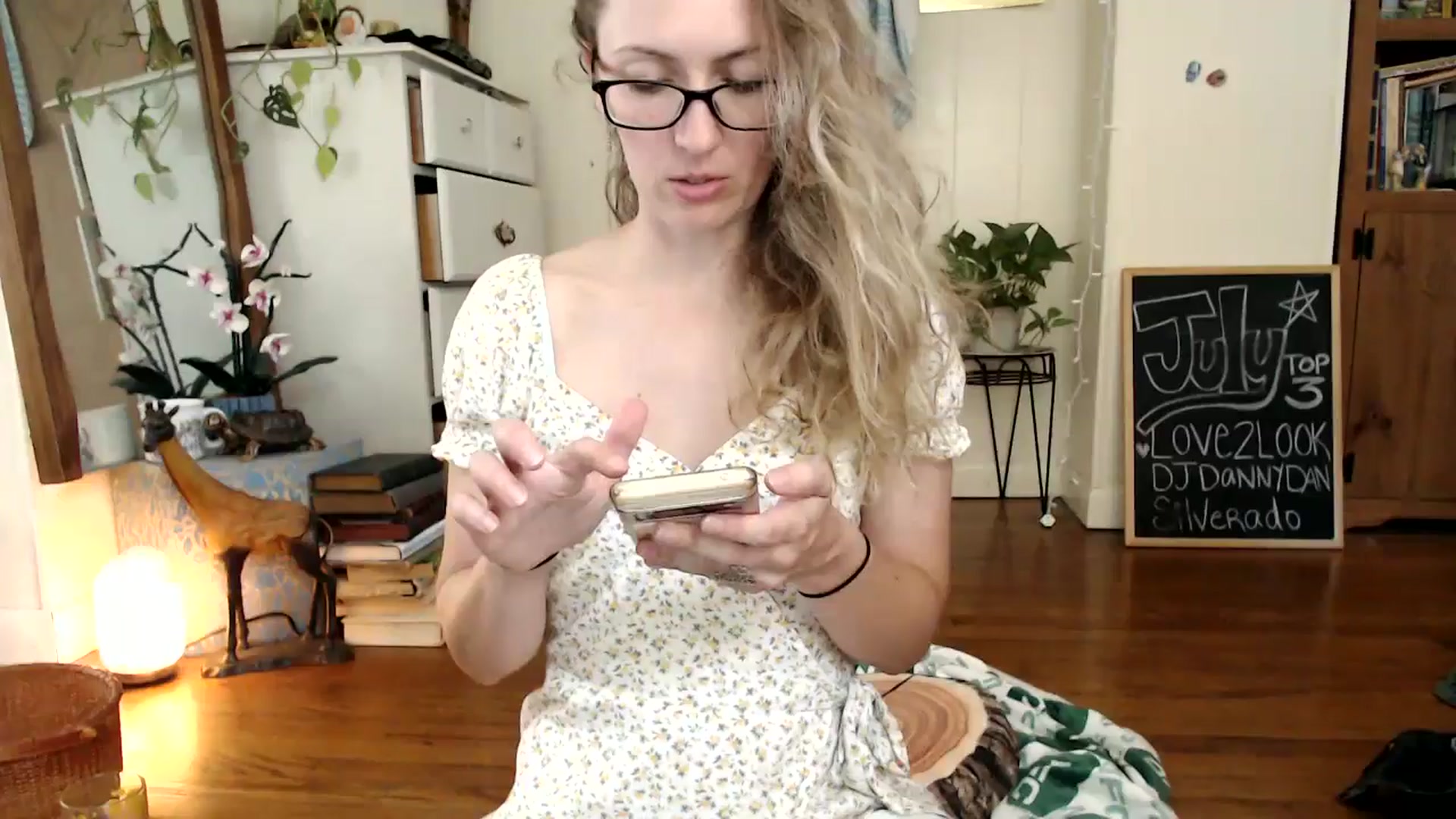Gallery image thumbnail from WildflowerEm's myfreecams stream on, 07/20/2024, 22:16 image 4 of 20