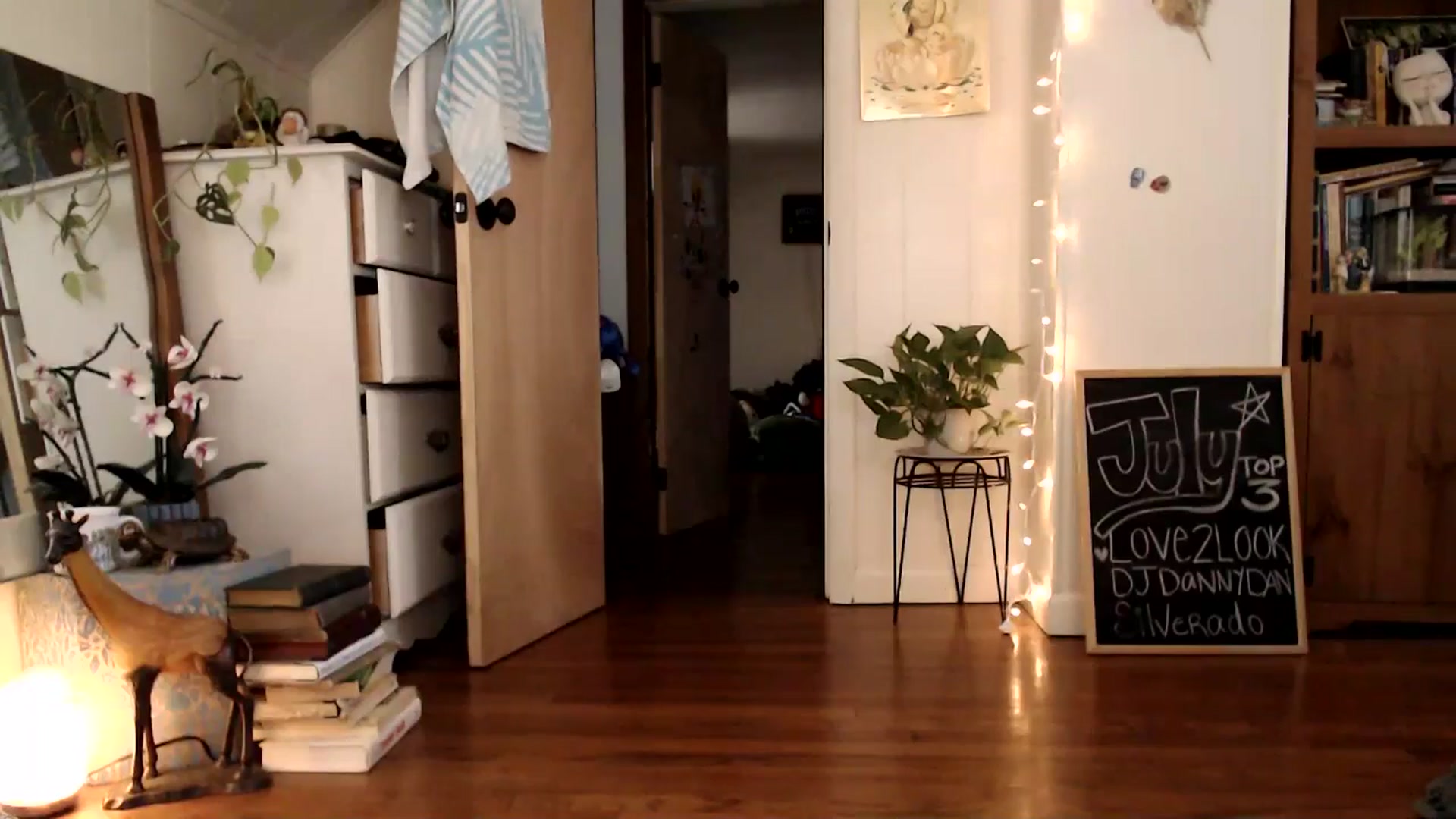 Gallery image thumbnail from WildflowerEm's myfreecams stream on, 07/20/2024, 22:16 image 11 of 20