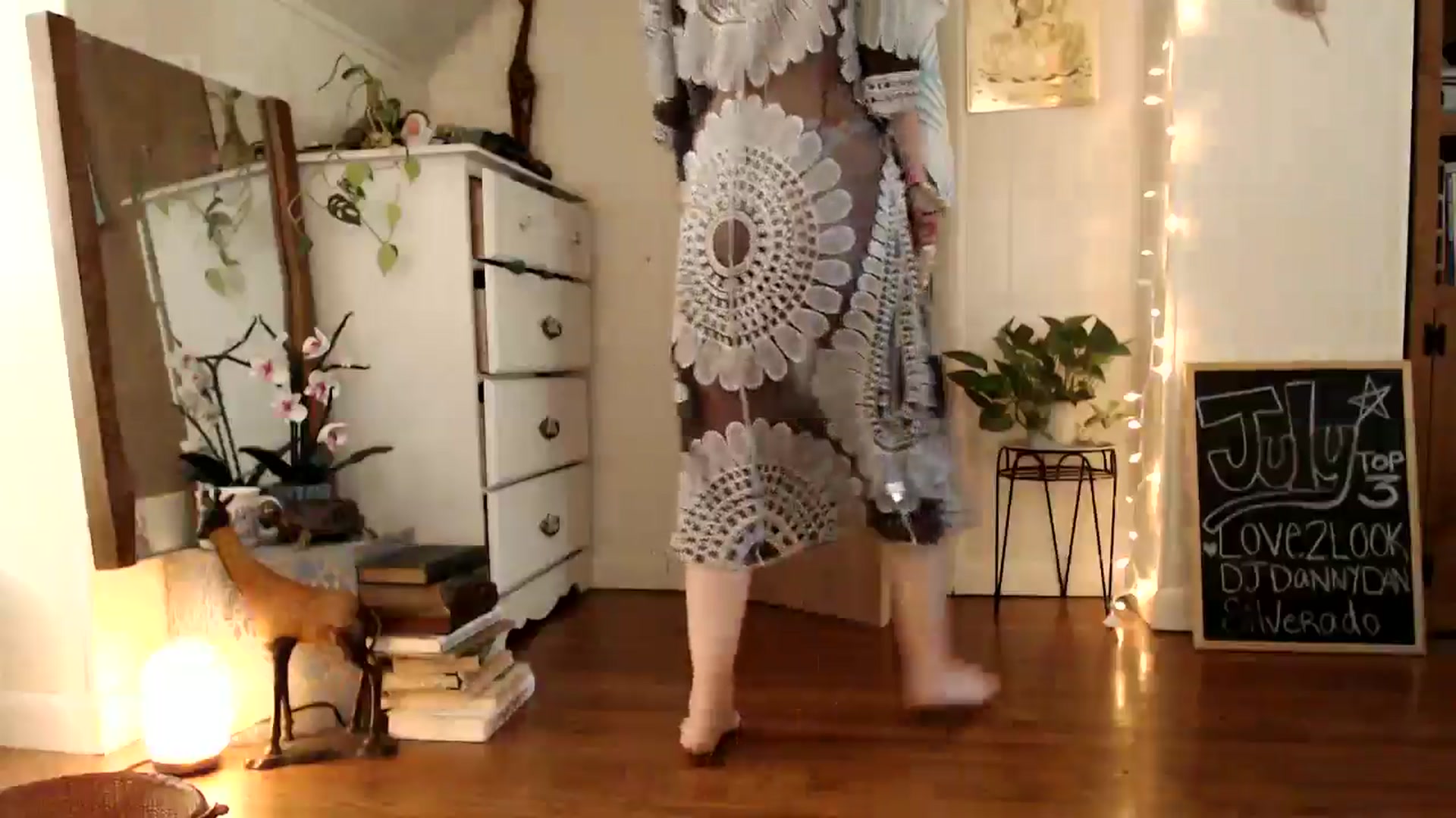 Gallery image thumbnail from WildflowerEm's myfreecams stream on, 07/21/2024, 22:07 image 11 of 20