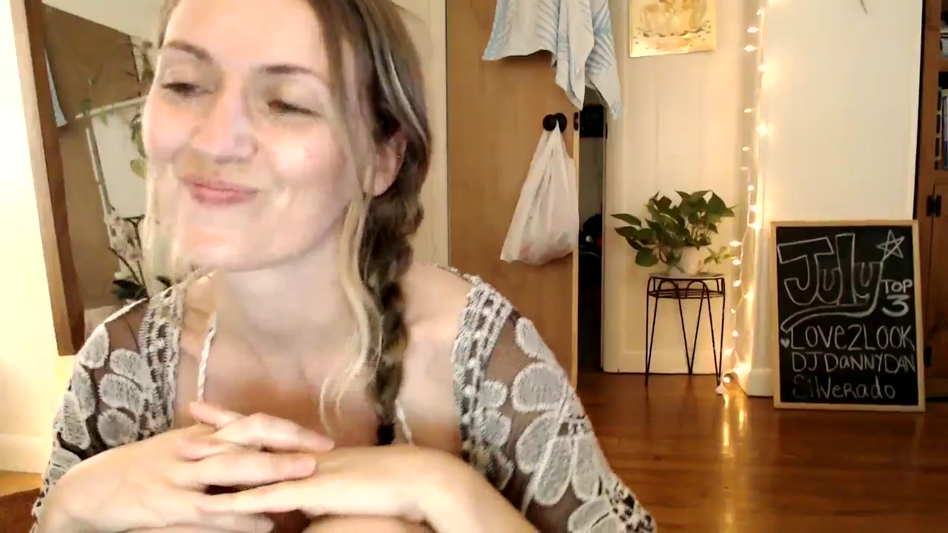 Gallery image thumbnail from WildflowerEm's myfreecams stream on, 07/21/2024, 22:07 image 10 of 20