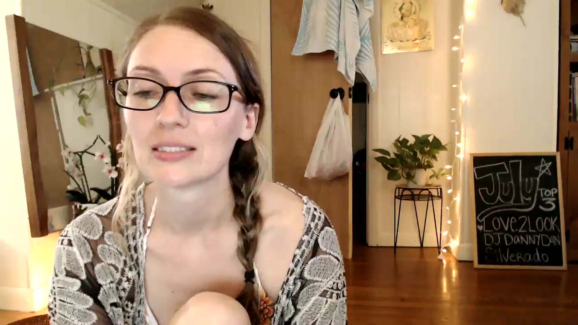 Gallery image thumbnail from WildflowerEm's myfreecams stream on, 07/21/2024, 22:07 image 9 of 20