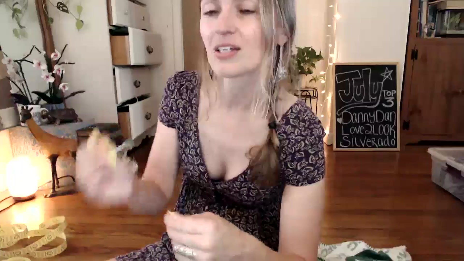 Gallery image thumbnail from WildflowerEm's myfreecams stream on, 07/27/2024, 21:19 image 6 of 20