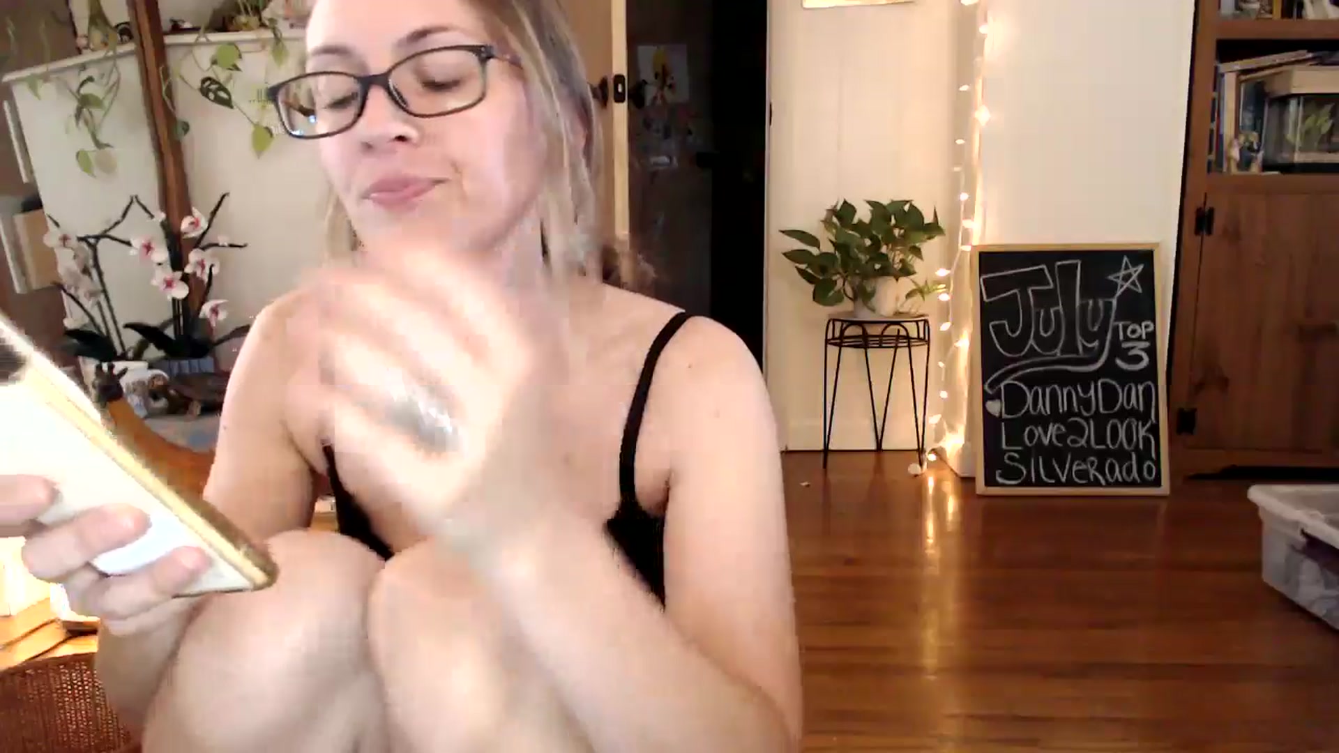 Gallery image thumbnail from WildflowerEm's myfreecams stream on, 07/27/2024, 21:19 image 12 of 20