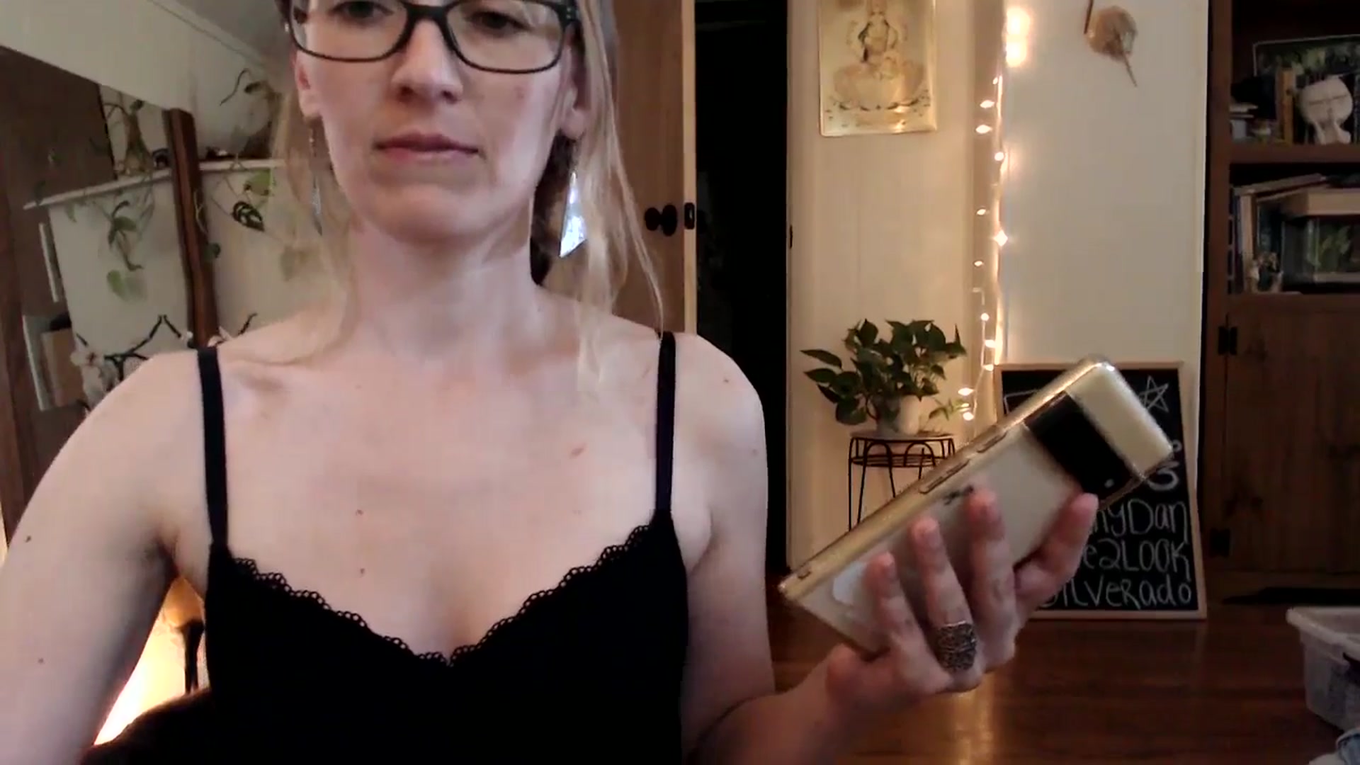 Gallery image thumbnail from WildflowerEm's myfreecams stream on, 07/27/2024, 21:33 image 8 of 20