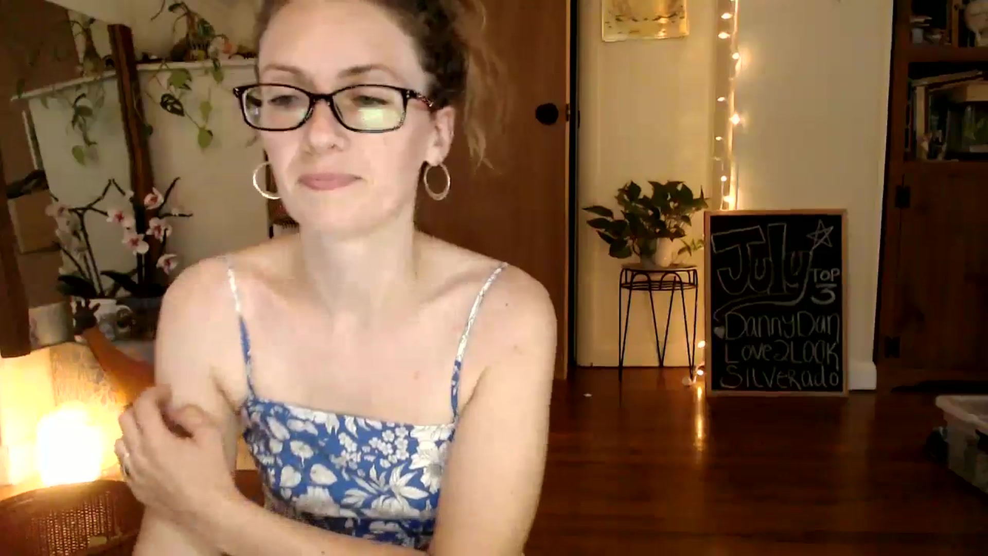 Gallery image thumbnail from WildflowerEm's myfreecams stream on, 07/28/2024, 21:38 image 17 of 20