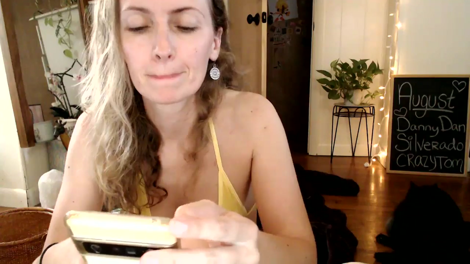 Gallery image thumbnail from WildflowerEm's myfreecams stream on, 08/10/2024, 21:50 image 14 of 20