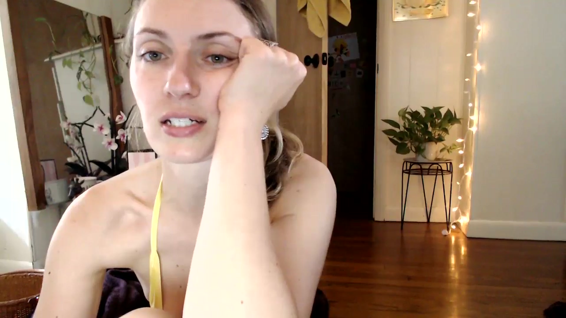 Gallery image thumbnail from WildflowerEm's myfreecams stream on, 08/10/2024, 21:50 image 6 of 20