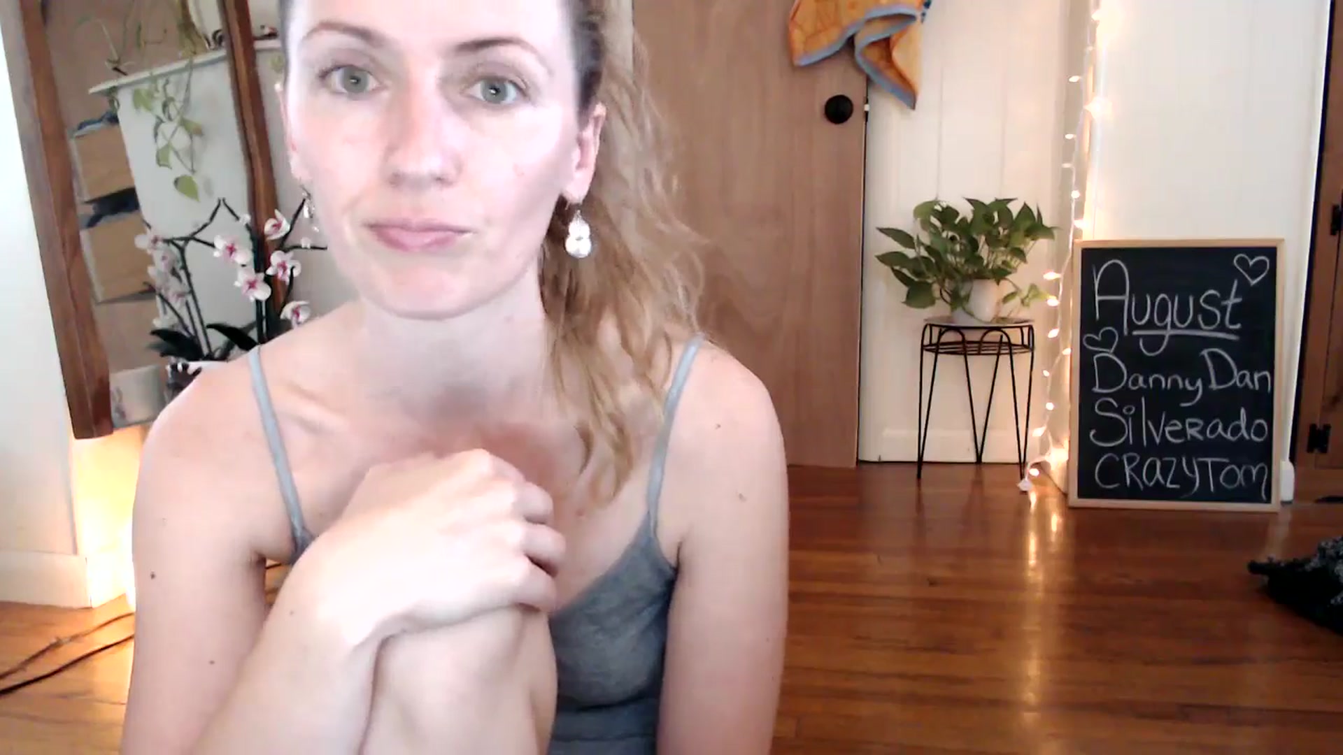 Gallery image thumbnail from WildflowerEm's myfreecams stream on, 08/15/2024, 19:17 image 2 of 20