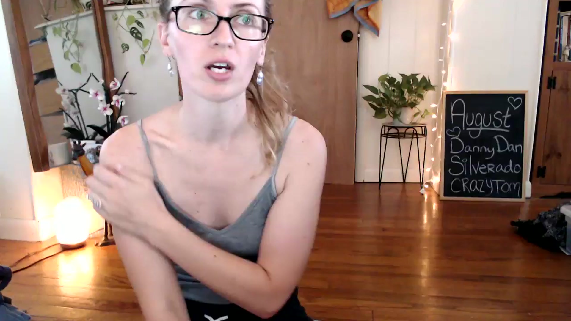 Gallery image thumbnail from WildflowerEm's myfreecams stream on, 08/15/2024, 19:17 image 1 of 20