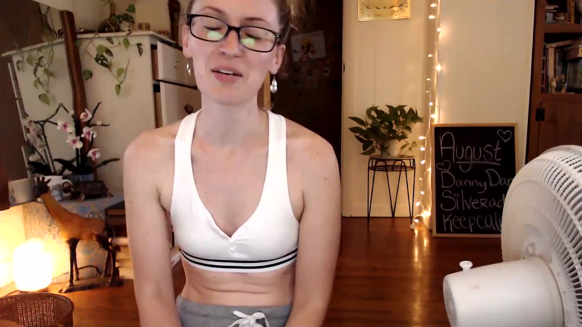 Gallery image thumbnail from WildflowerEm's myfreecams stream on, 08/18/2024, 22:50 image 2 of 20
