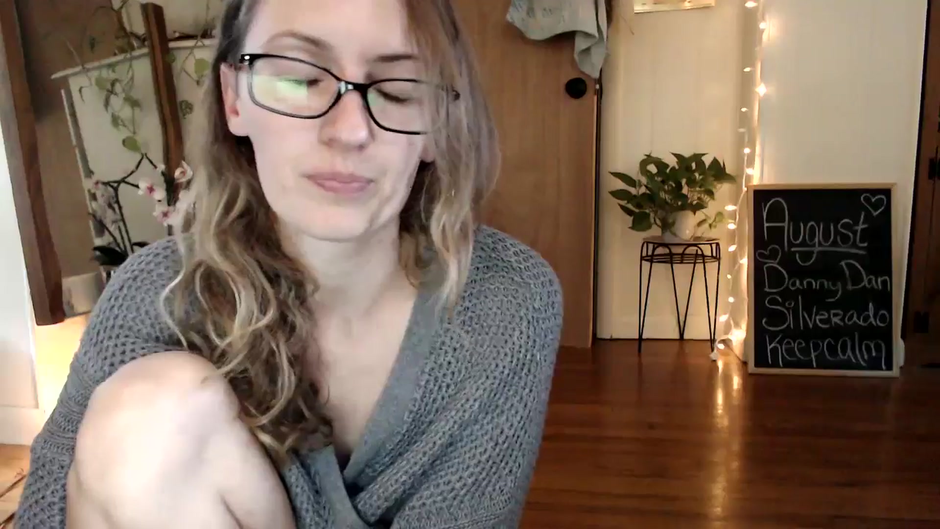 Gallery image thumbnail from WildflowerEm's myfreecams stream on, 08/24/2024, 23:32 image 5 of 20
