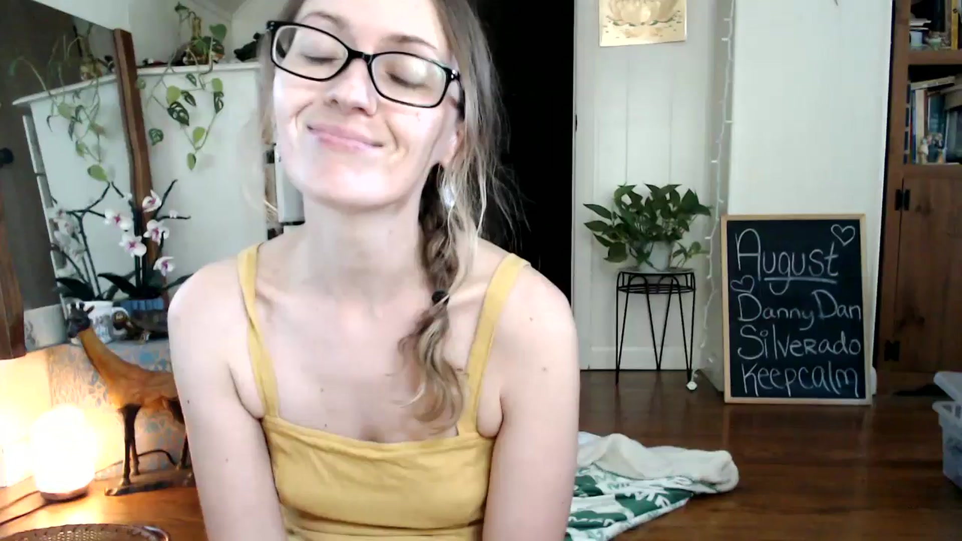 Gallery image thumbnail from WildflowerEm's myfreecams stream on, 08/25/2024, 21:22 image 1 of 20