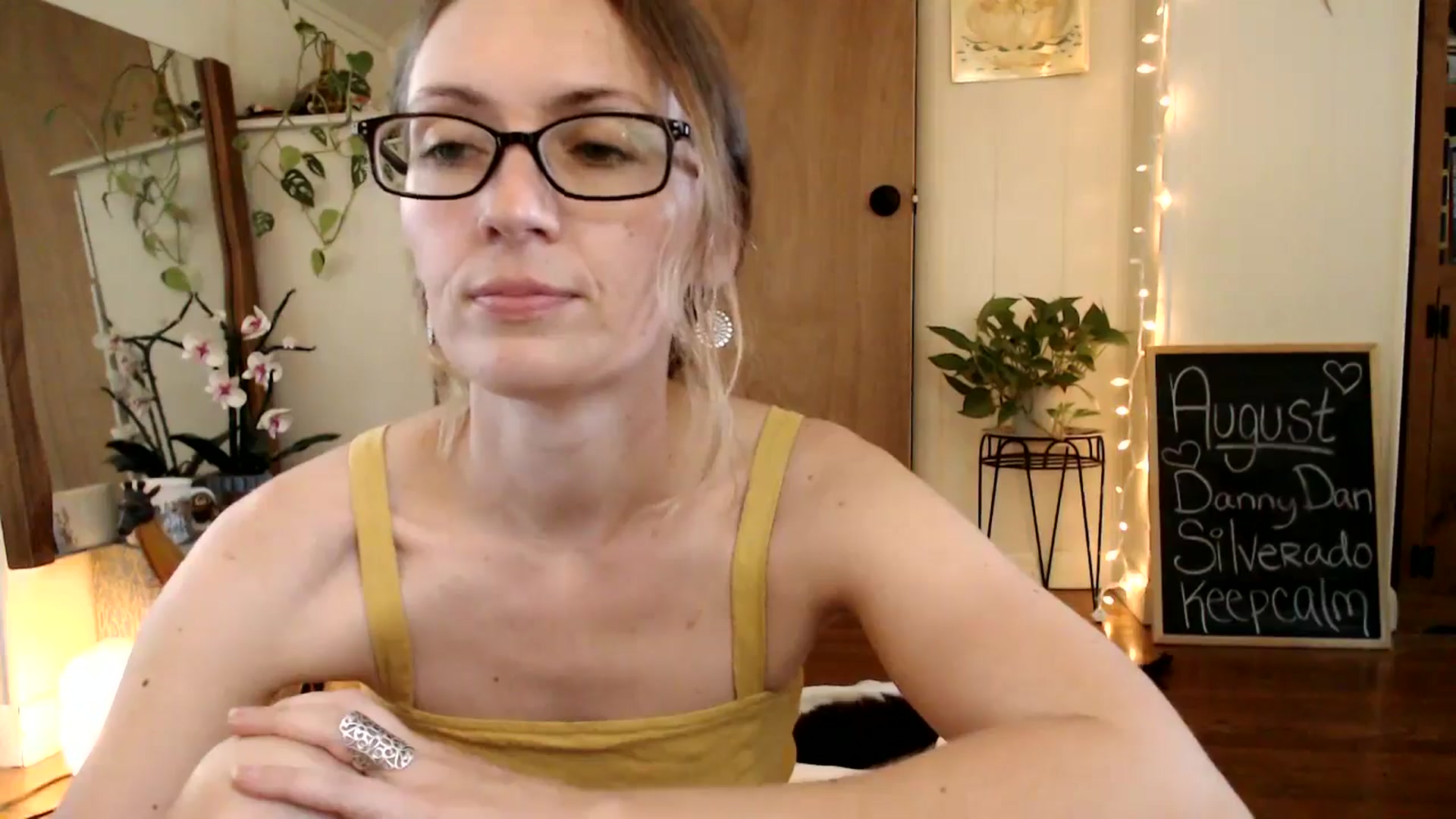 Gallery image thumbnail from WildflowerEm's myfreecams stream on, 08/25/2024, 21:22 image 12 of 20