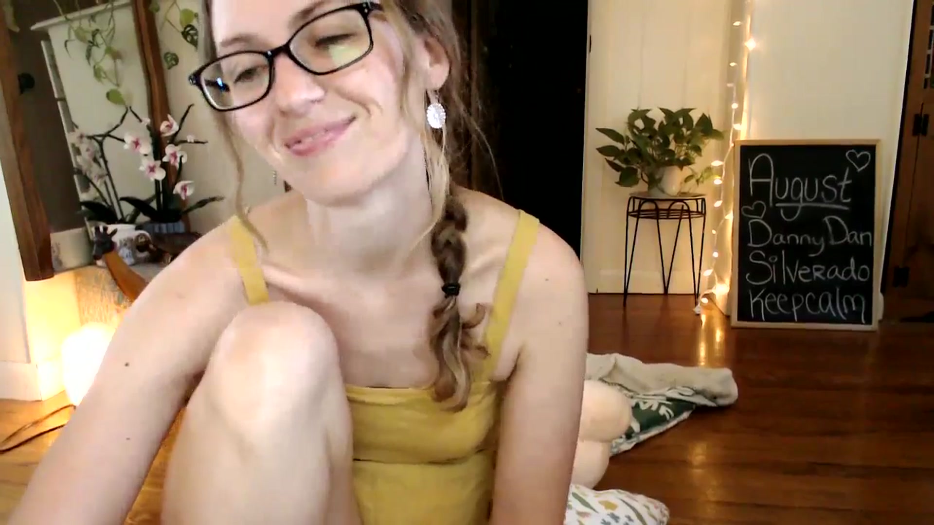 Gallery image thumbnail from WildflowerEm's myfreecams stream on, 08/25/2024, 21:22 image 8 of 20